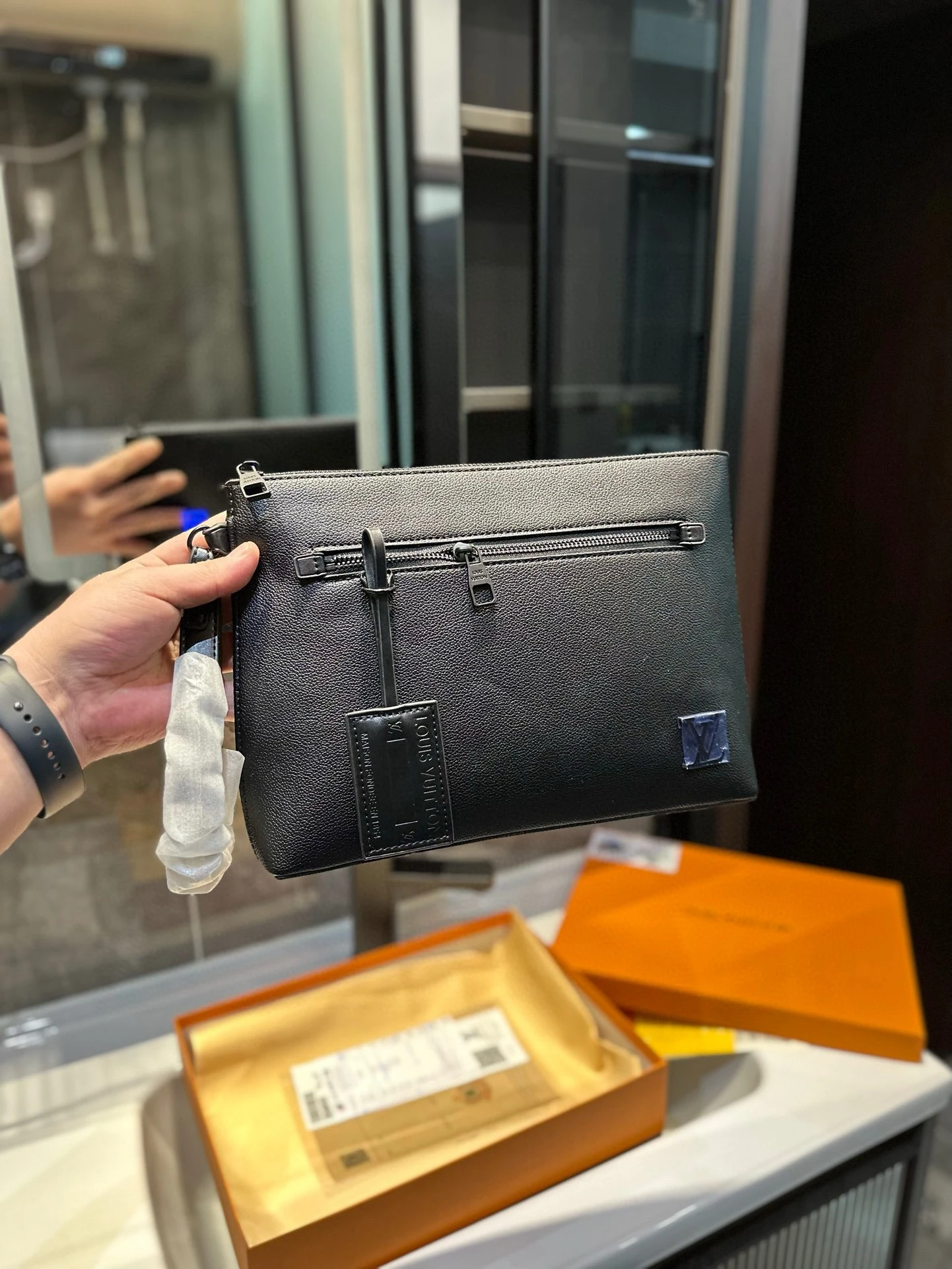 Louis Vuitton Bag — 5e0b082d