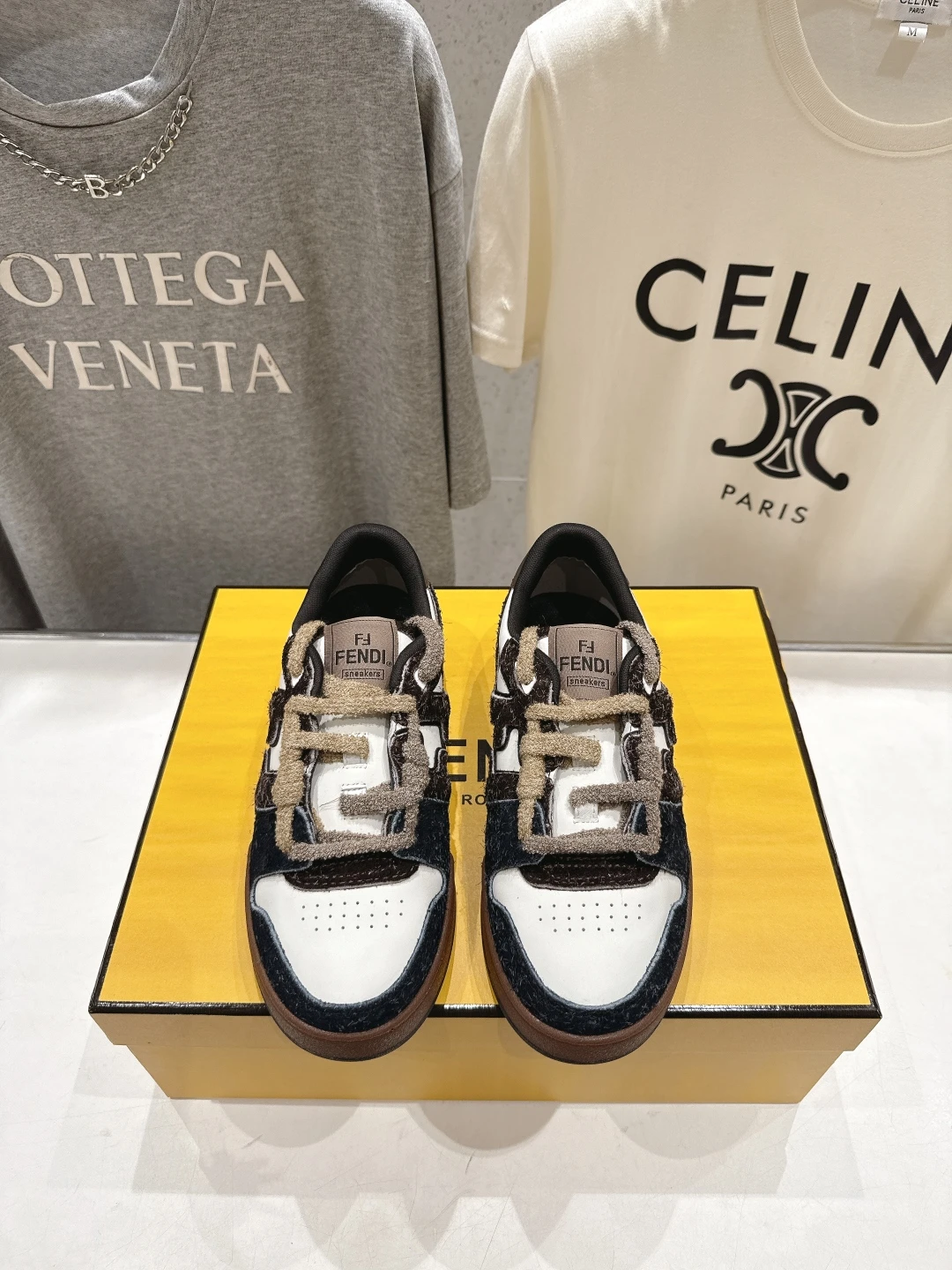 Fendi Sneakers — 00acd4e7