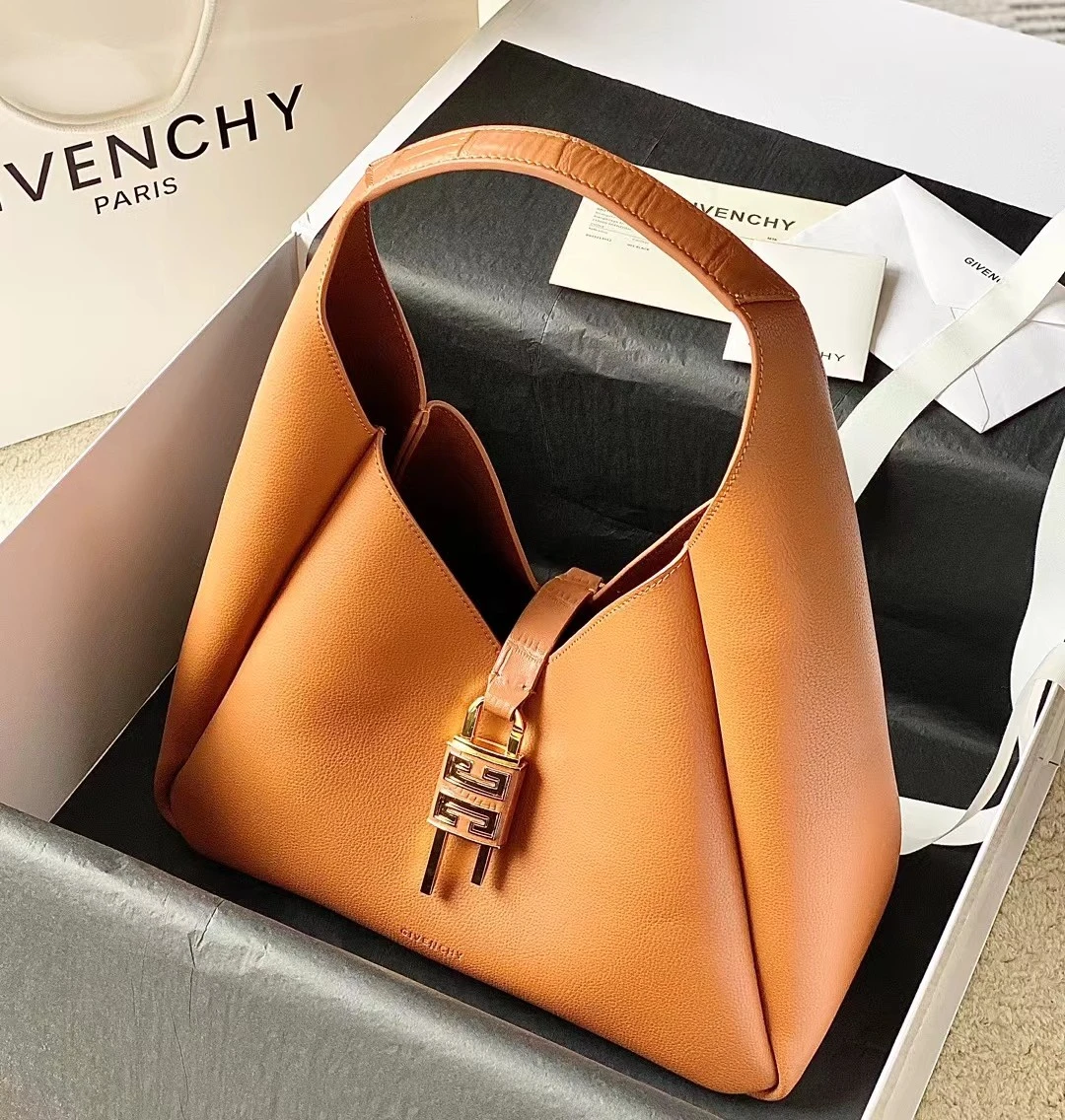 Givenchy Bag — 0f4c8f9b