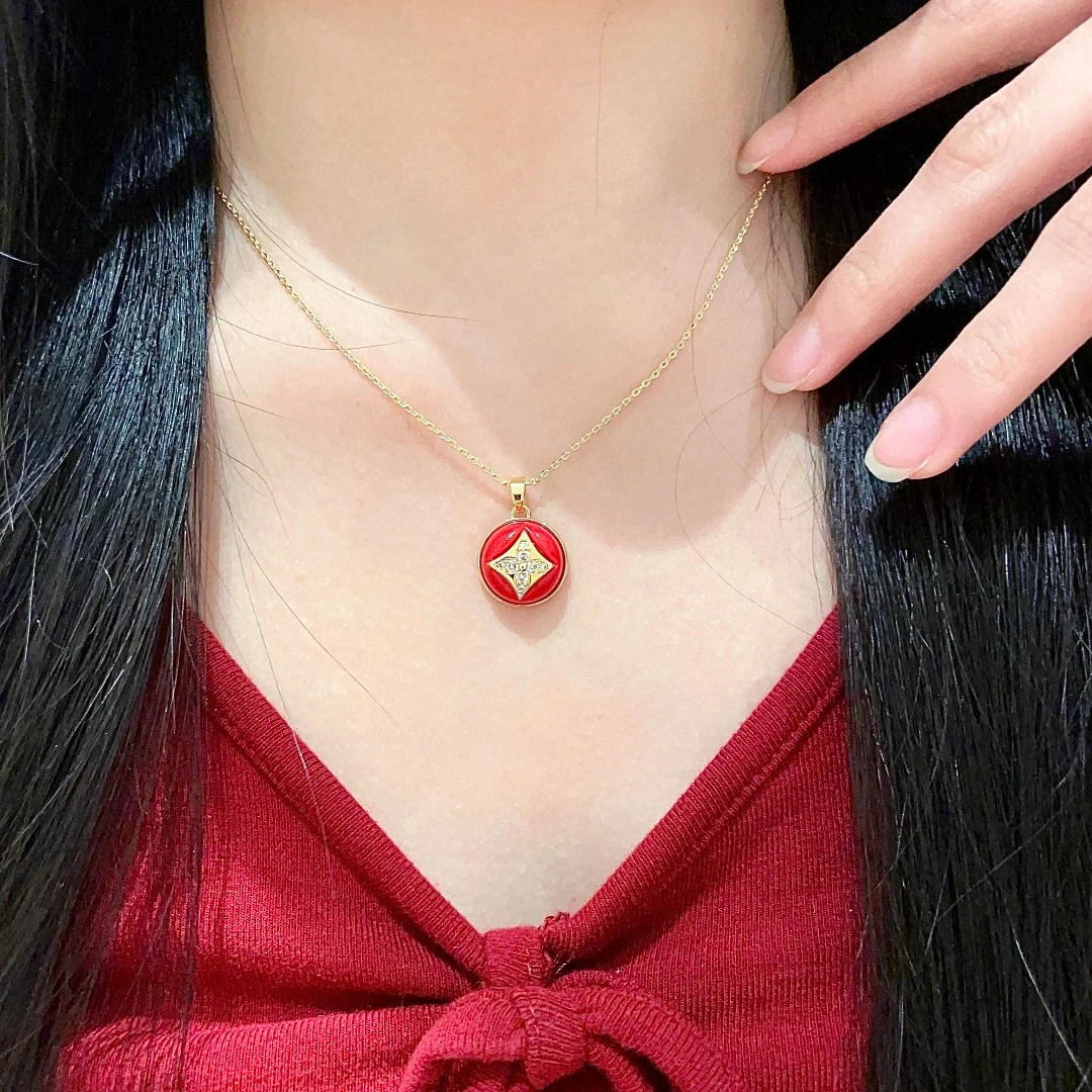 Louis Vuitton Necklaces — dcc12c2f