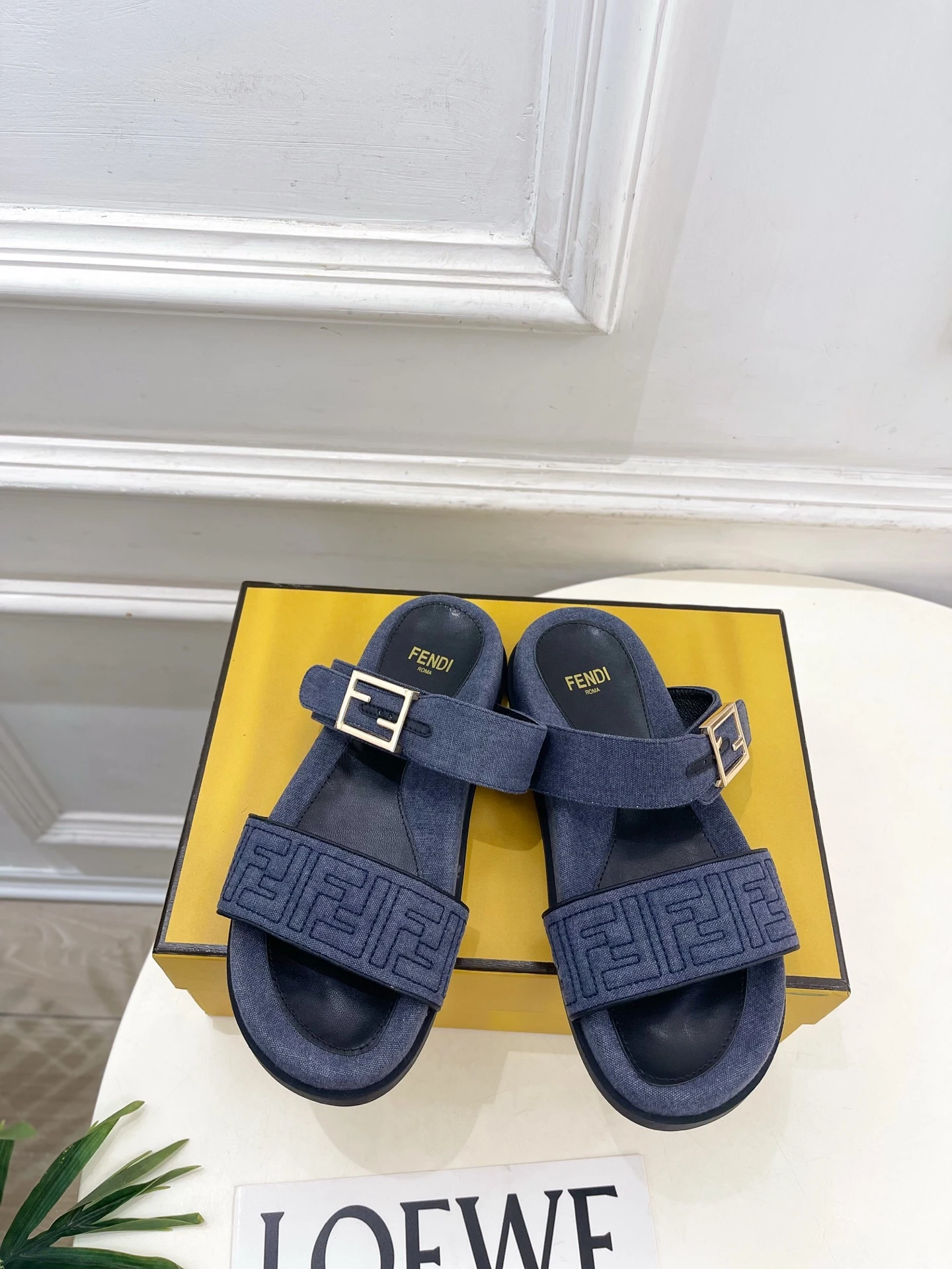 Fendi Slippers — a8f7b2ea