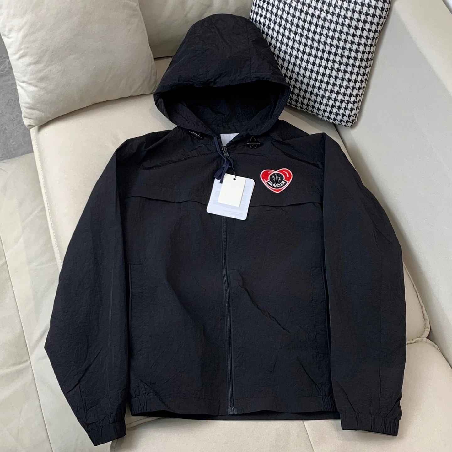 Moncler Jackets — fcfcf8ce