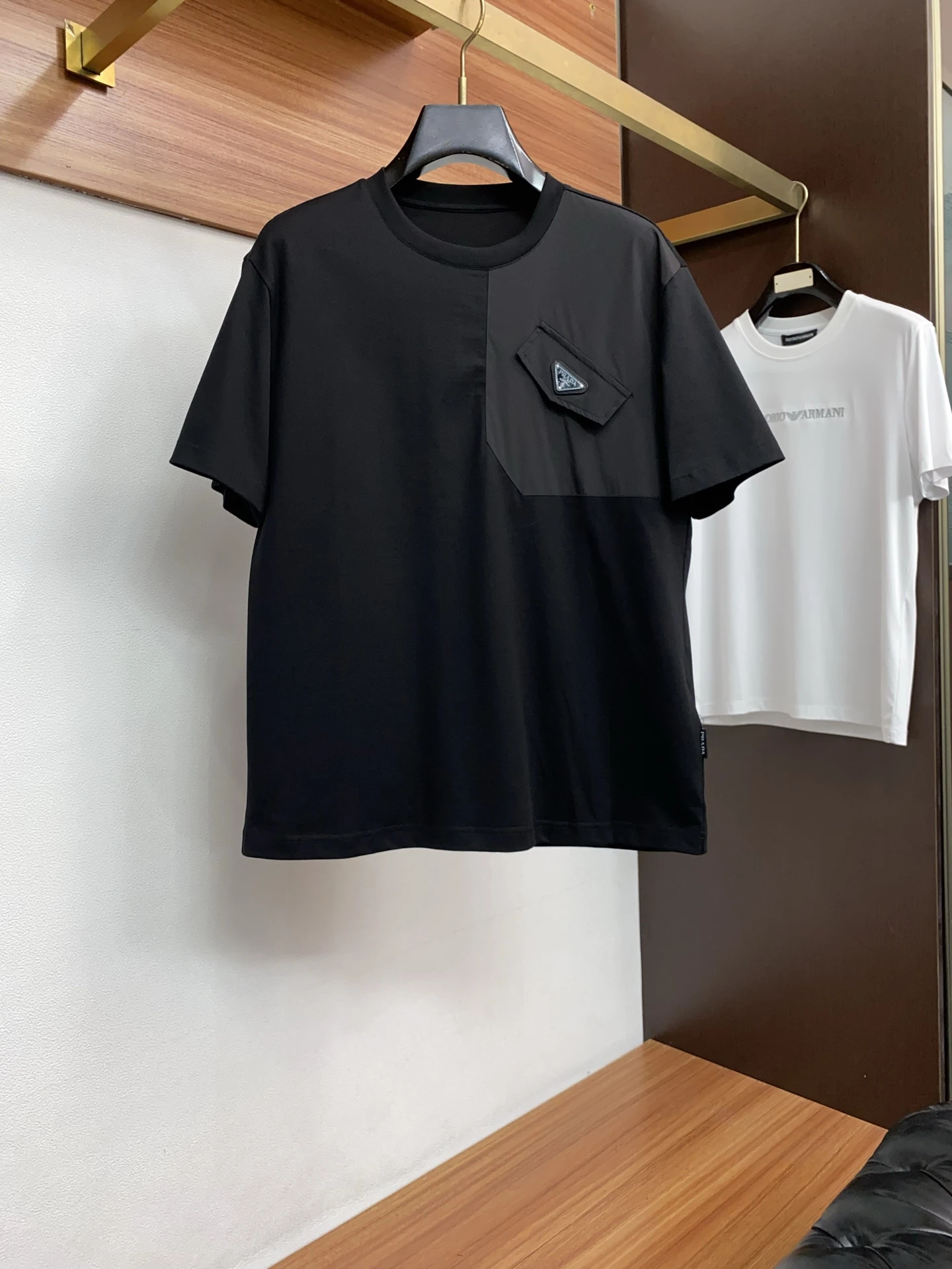 Prada T-Shirt — 39b98b7e