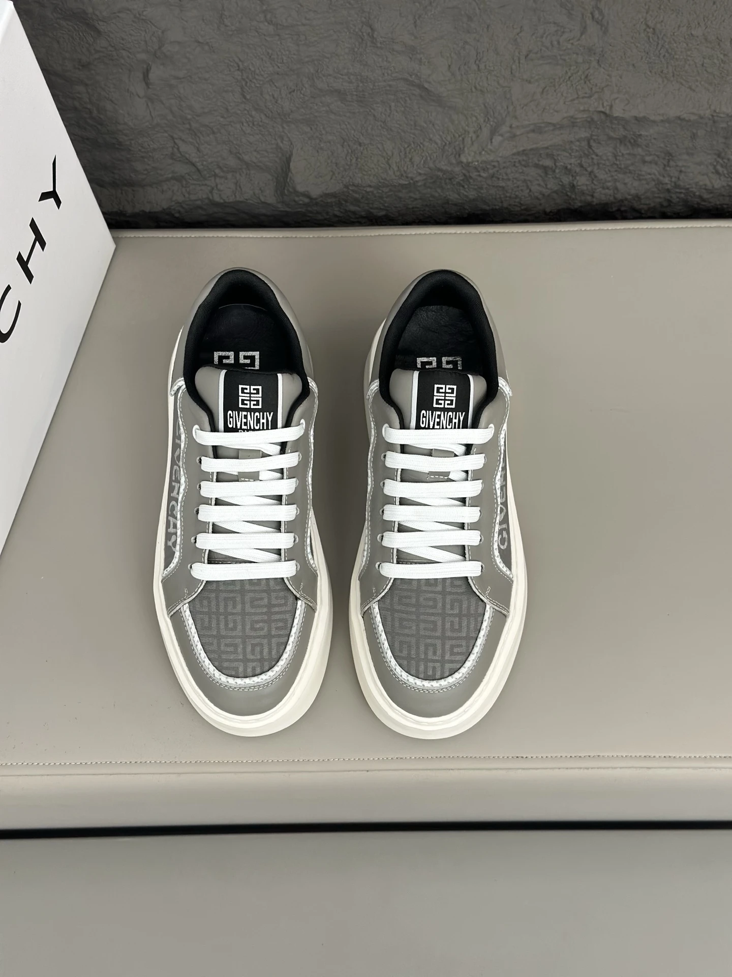 Givenchy Sneakers — 4bdced4a