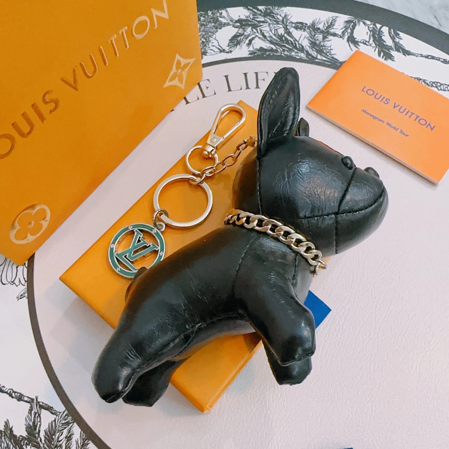 Louis Vuitton Keyrings & Bag Charms — e2a829ce