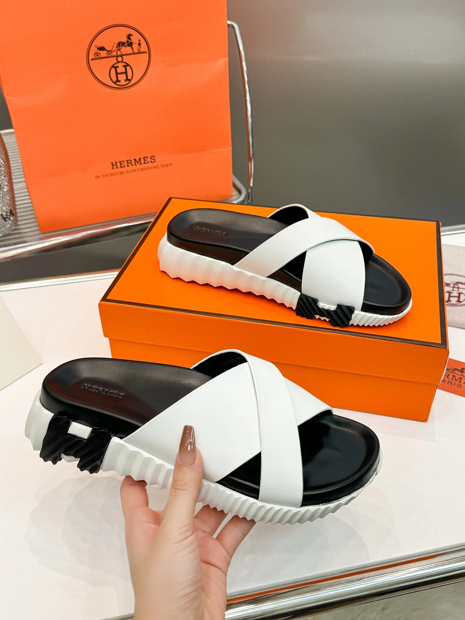Hermès Slippers — aae0e67d