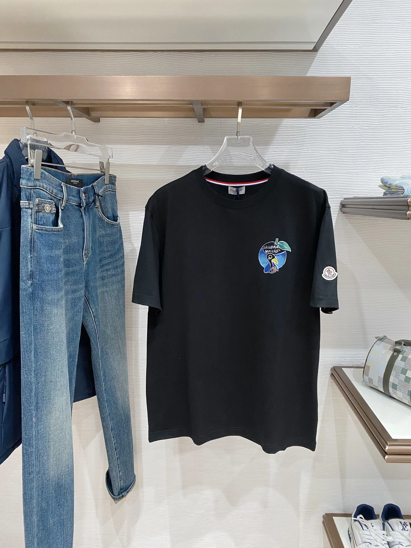 Moncler T-Shirt — 7d7a9289