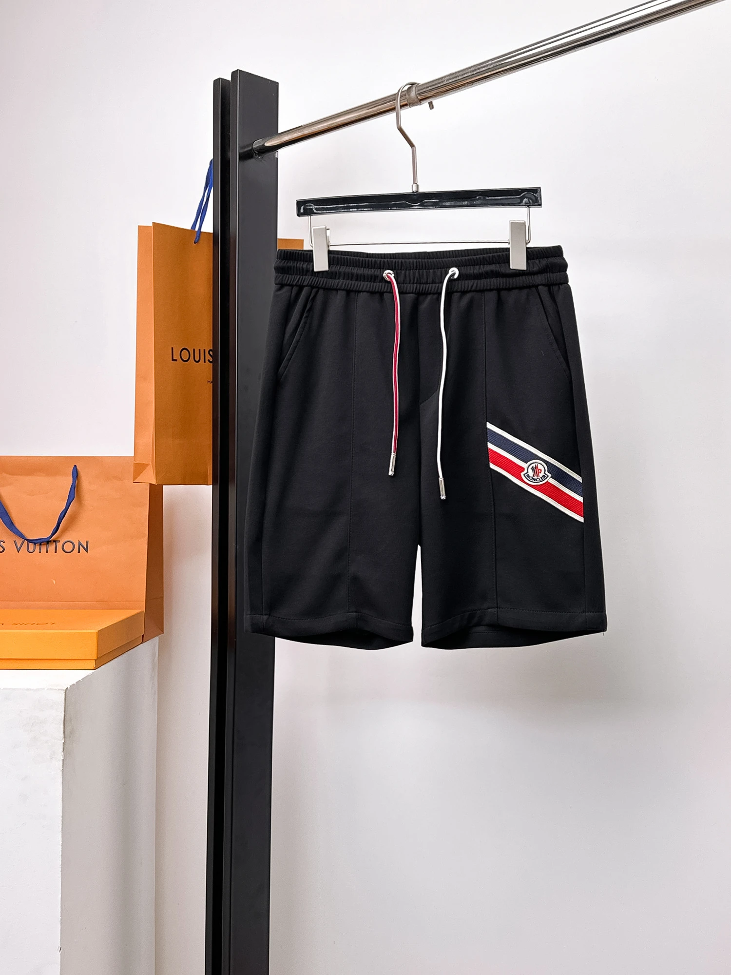 Moncler Shorts — fcc556cb