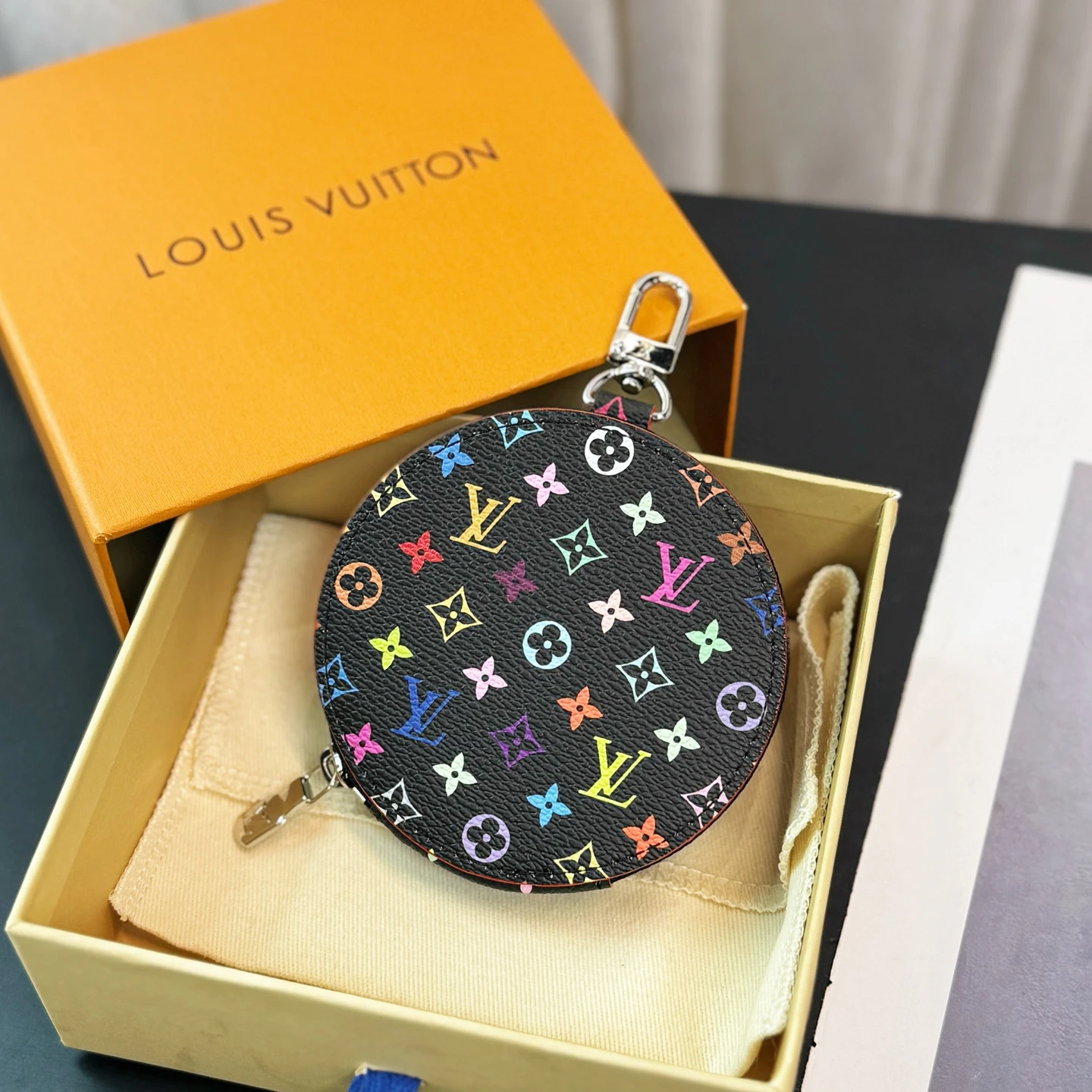 Louis Vuitton Wallets — 44548bec