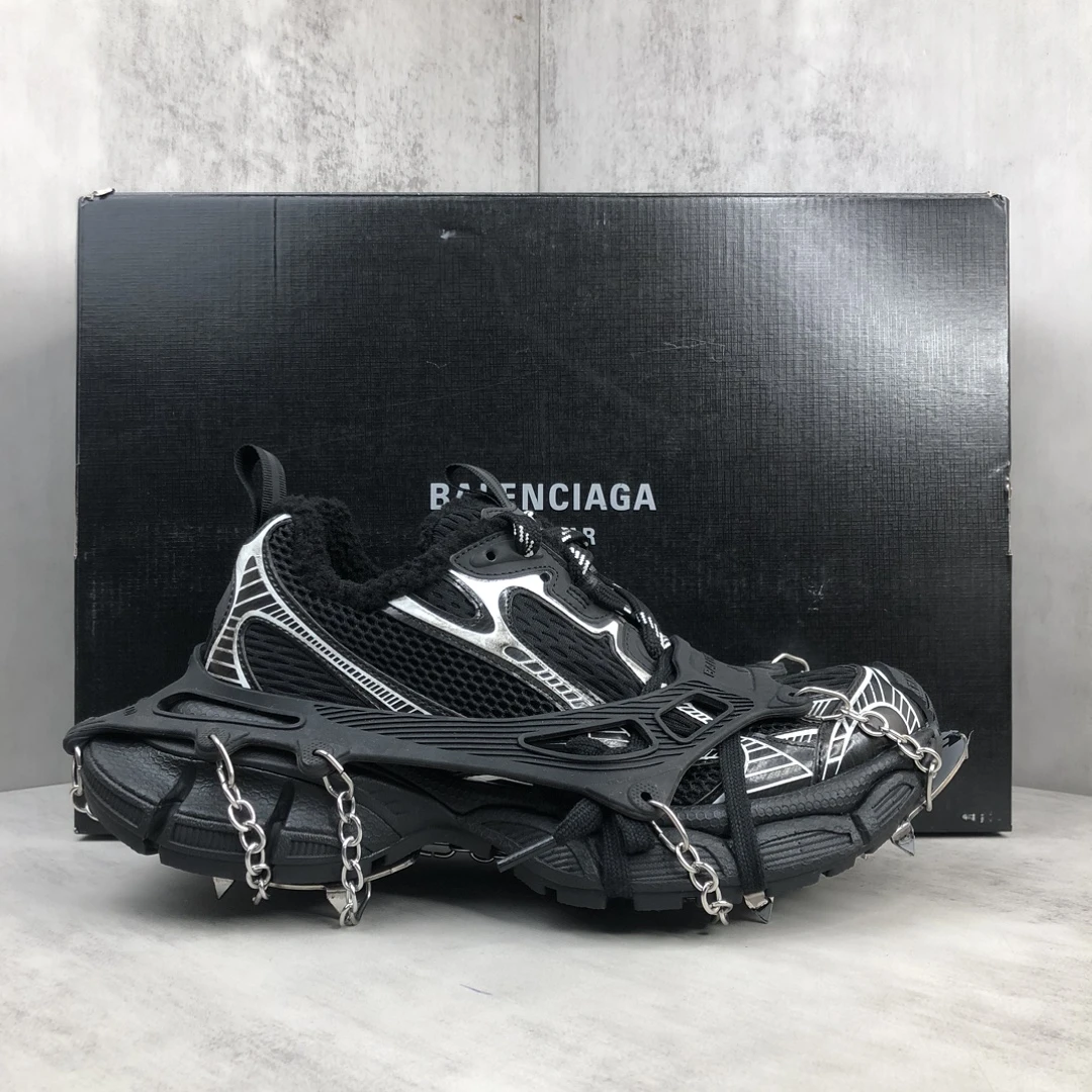 Balenciaga Sneakers — 8d692a13