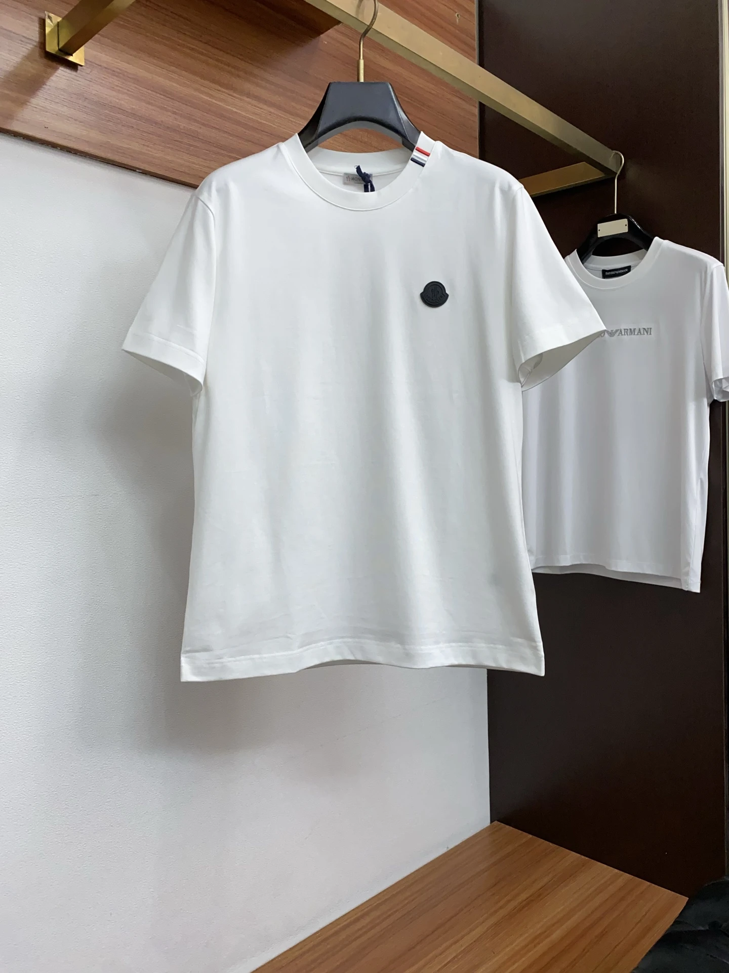 Moncler T-Shirt — 506b0c6f
