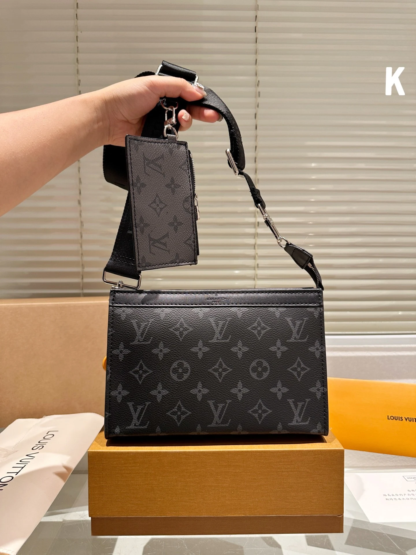 Louis Vuitton Bag — 16f58bf0