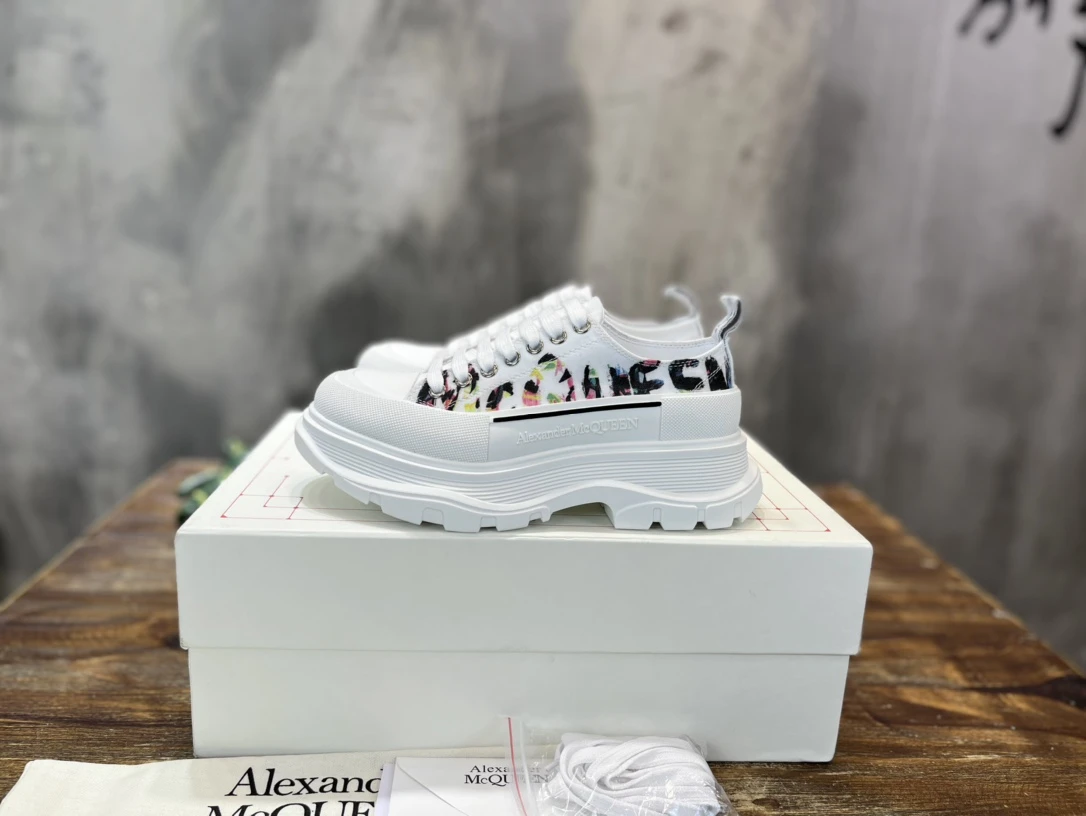 Alexander McQueen Sneakers — d334c467