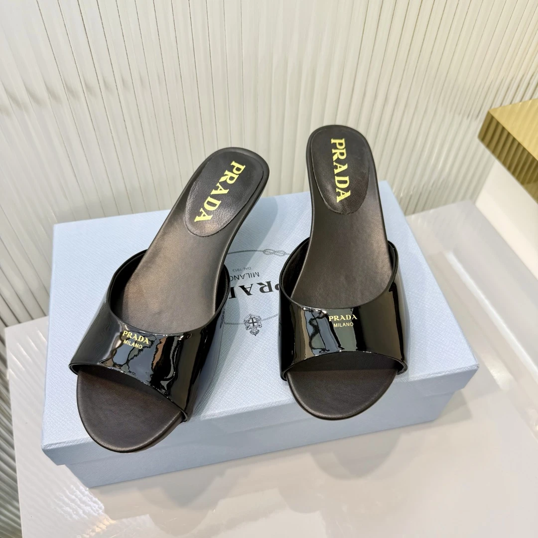 Prada Slippers — 917d8667