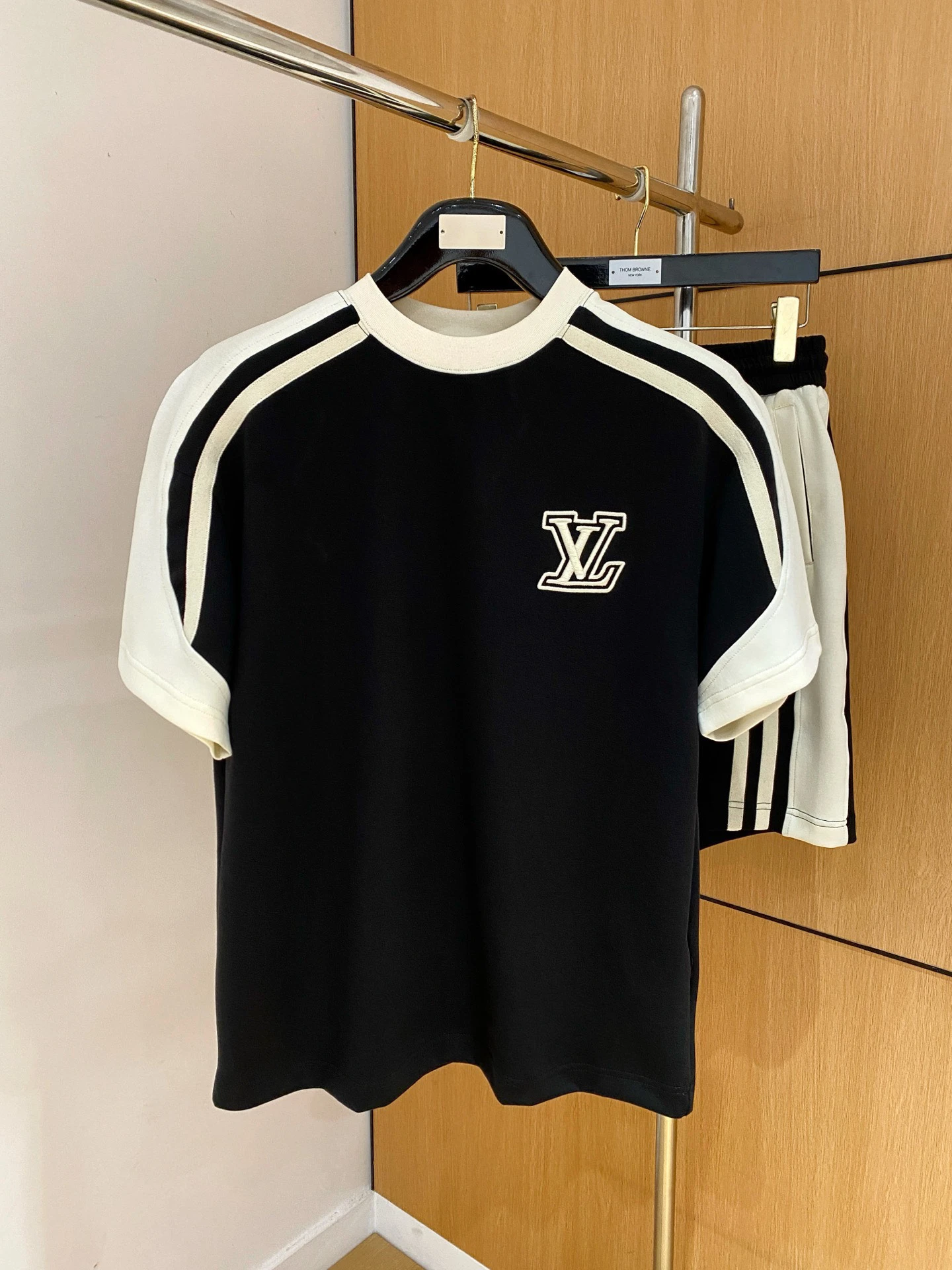 Louis Vuitton T-Shirt — 7f5a71e9
