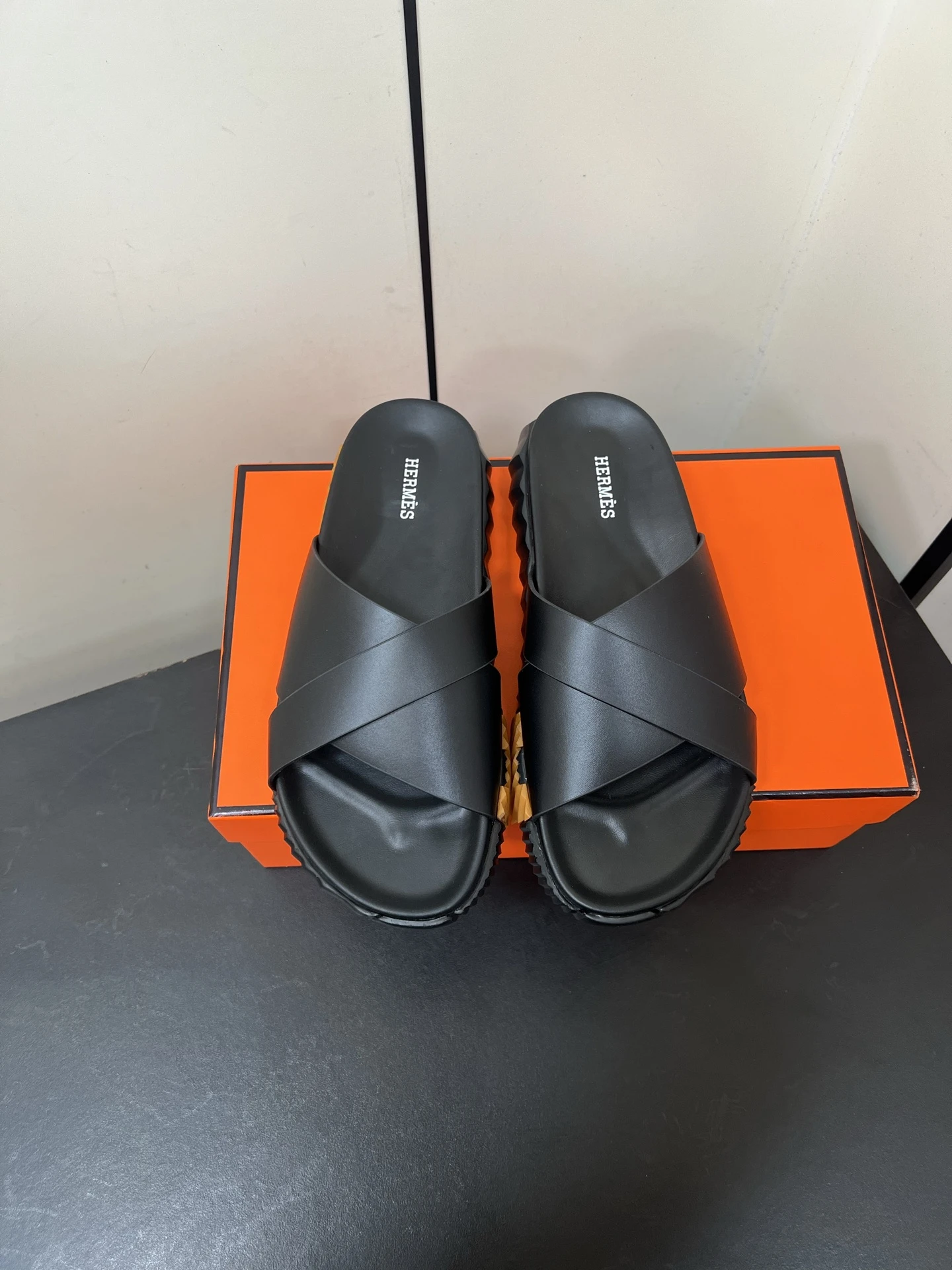 Slippers & Slides