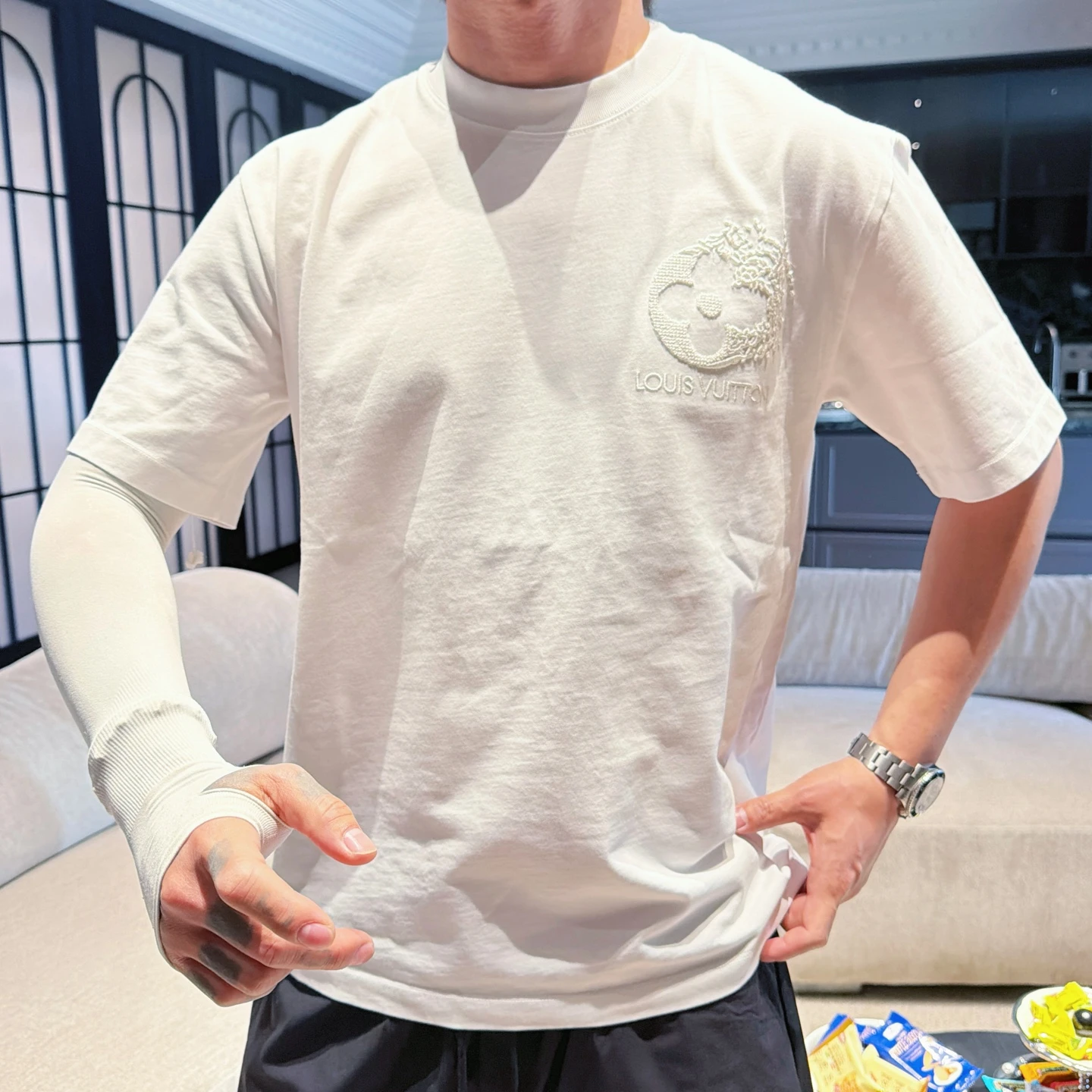 Louis Vuitton T-Shirt — 7b66bc78