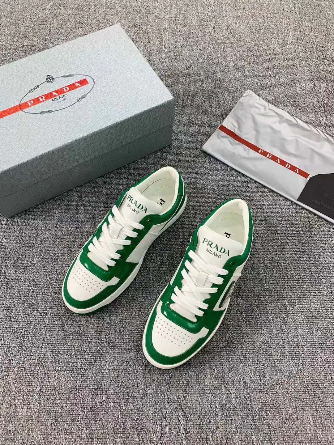 Prada Sneakers — 60b63431