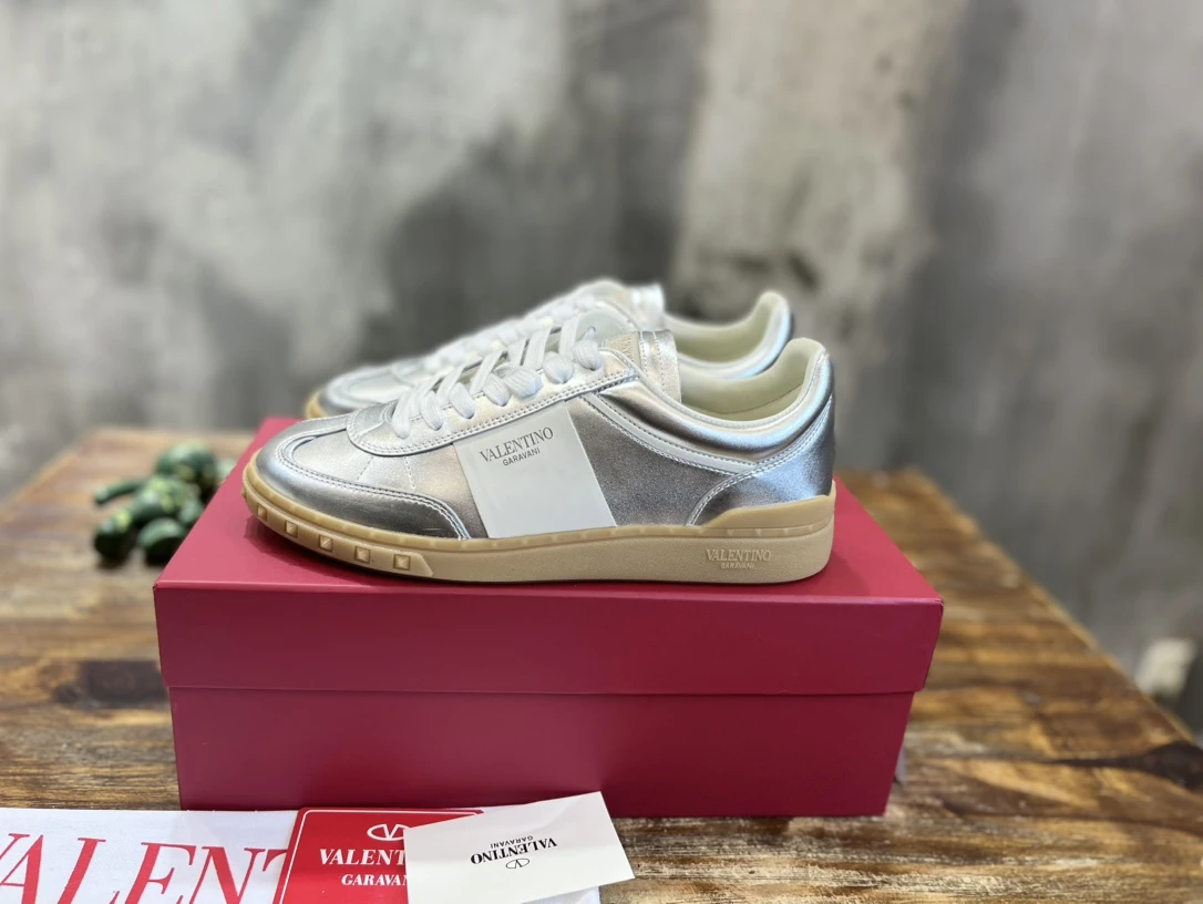 Valentino Sneakers — 1757280d