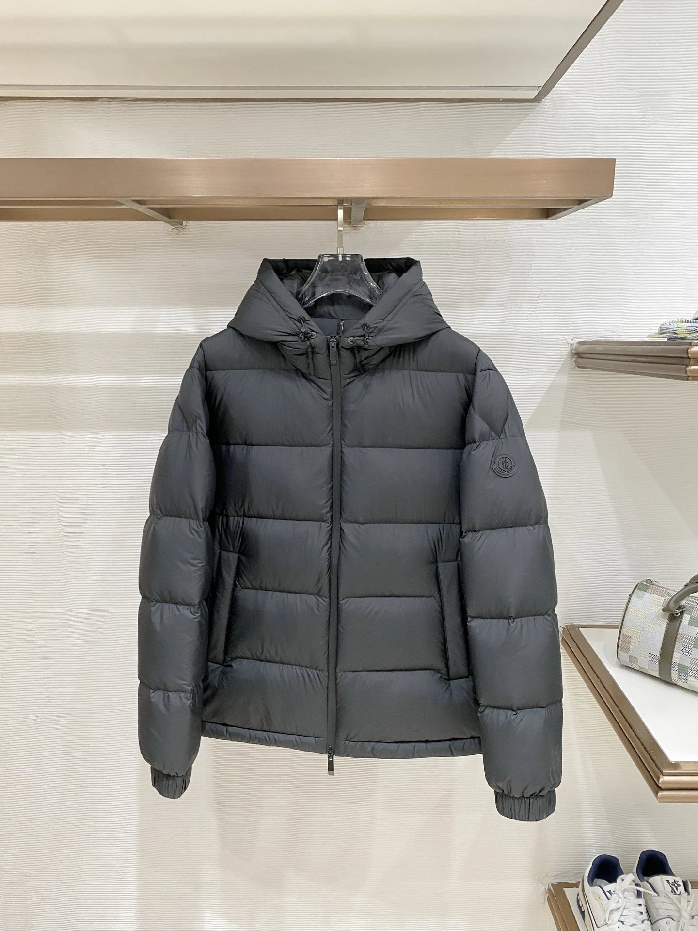 Moncler Down Jacket — 376f6adb
