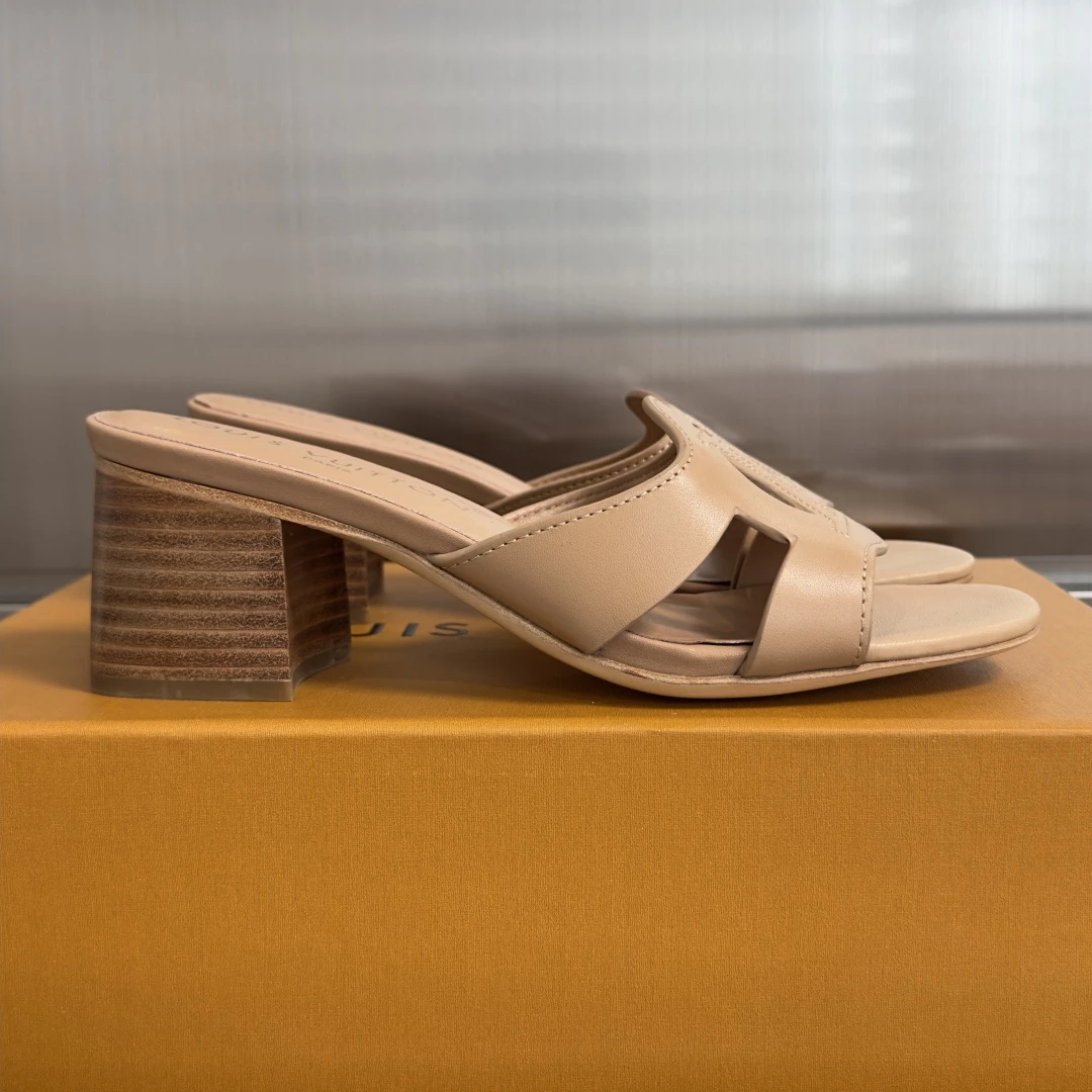 Louis Vuitton Slippers — 47fb13ca