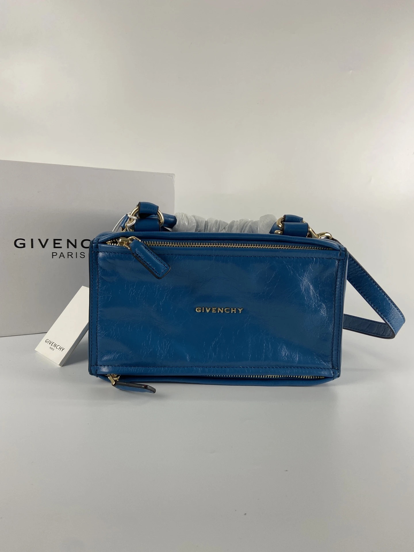 Givenchy Bag — eb9865bb