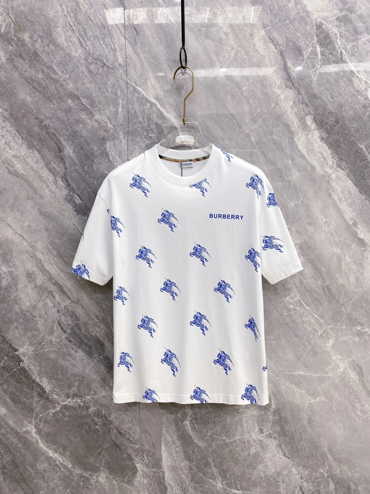 Burberry T-Shirt — 4e3fbcbf