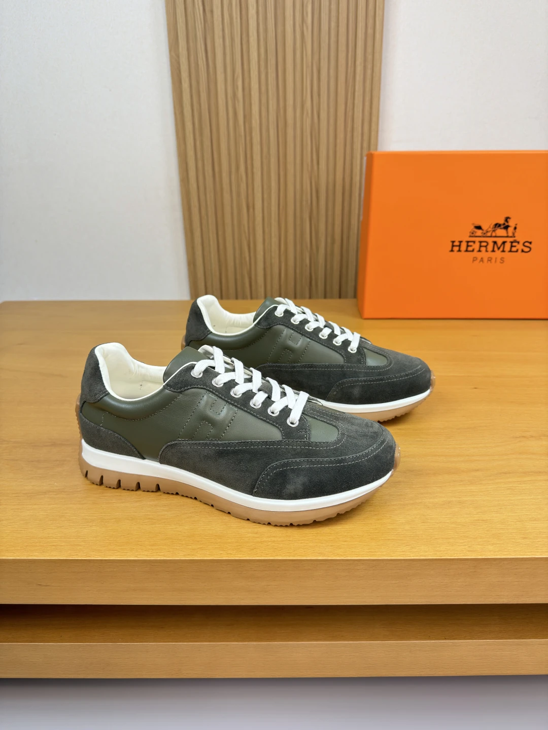 Hermès Sneakers — a2dca368