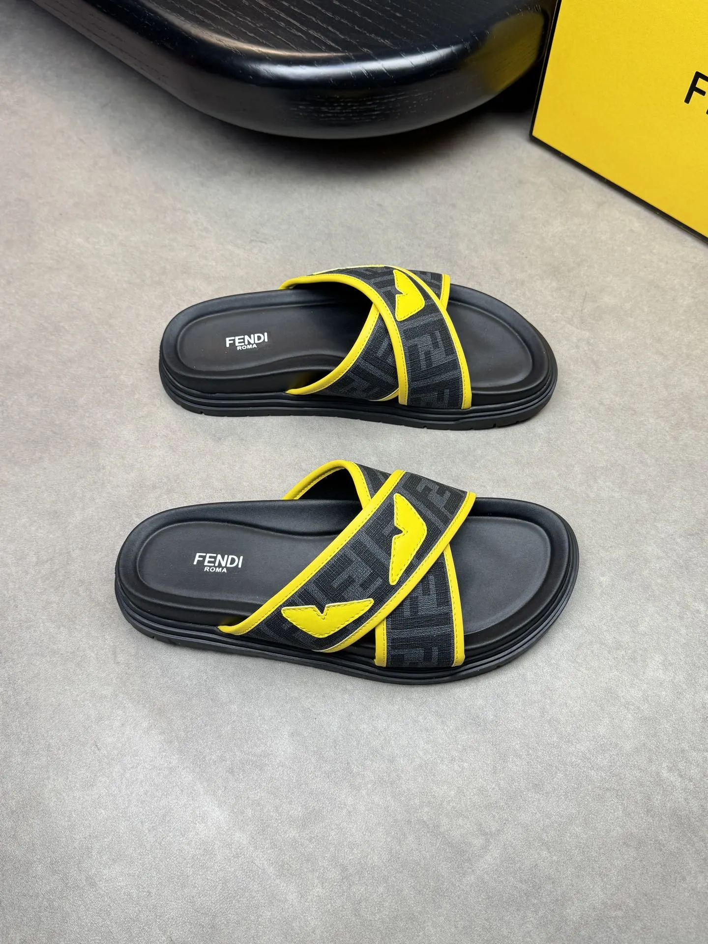 Fendi Sneakers — c0aaa28d