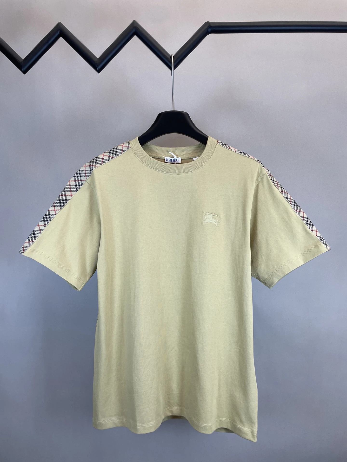Burberry T-Shirt — e77dc585