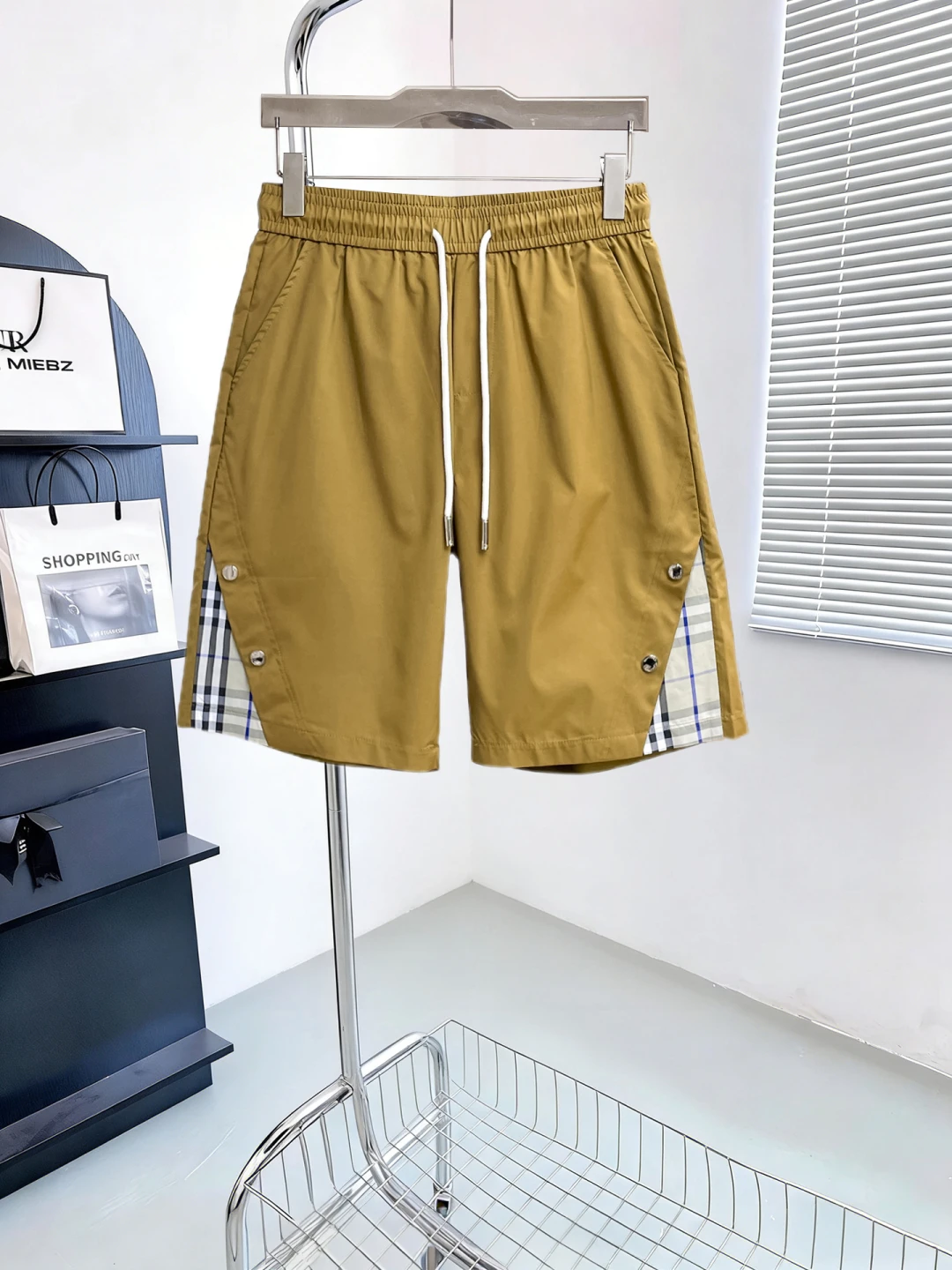 Burberry Shorts — fd804ec5