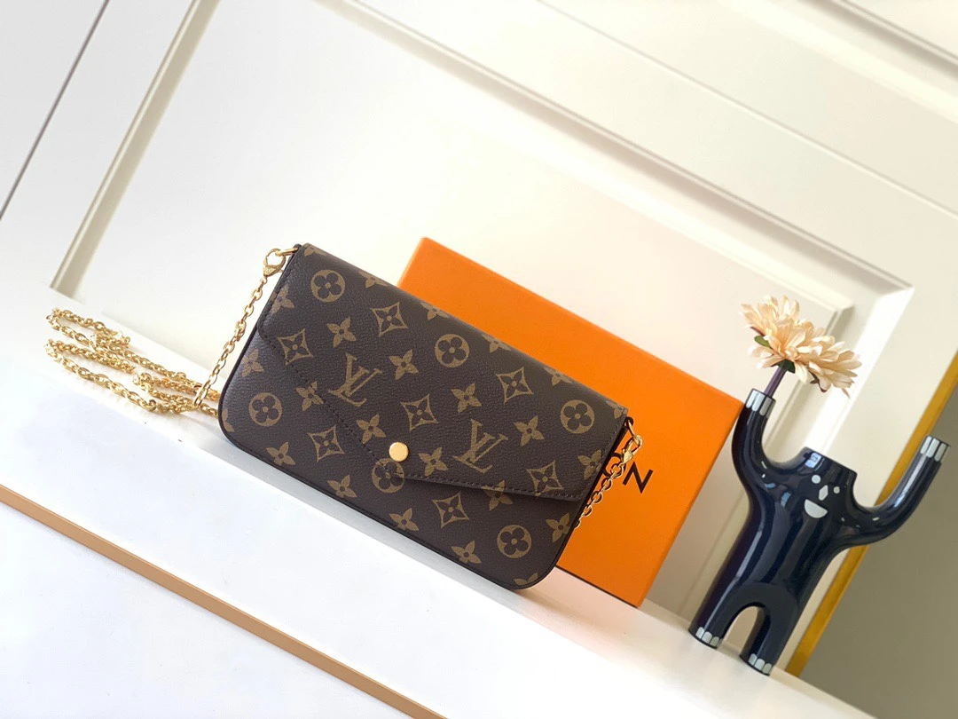 Louis Vuitton Bag — 796fbc5c