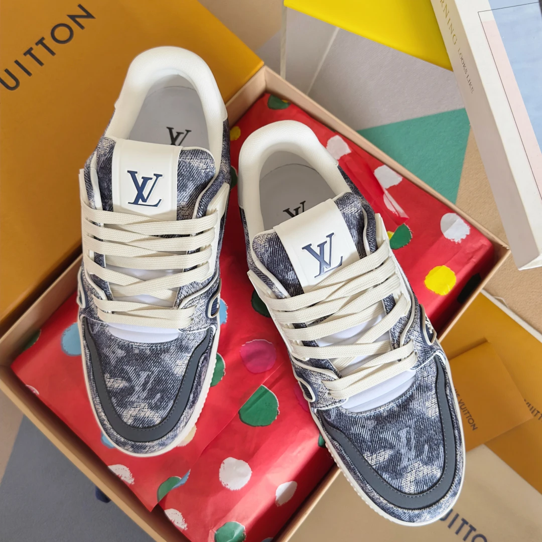 Louis Vuitton Sneakers — 5ed2e41c