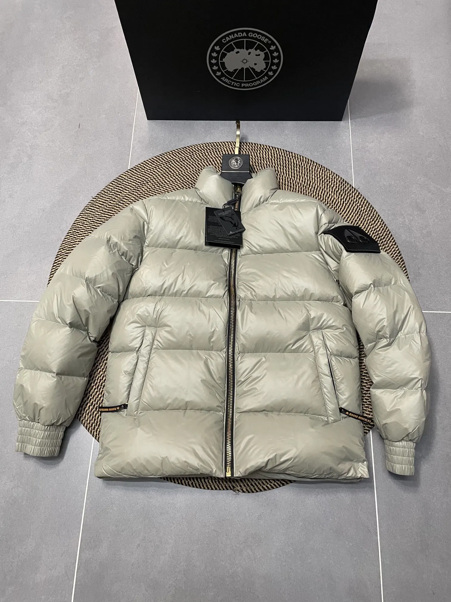 Canada Goose Down Jacket — 463f829c