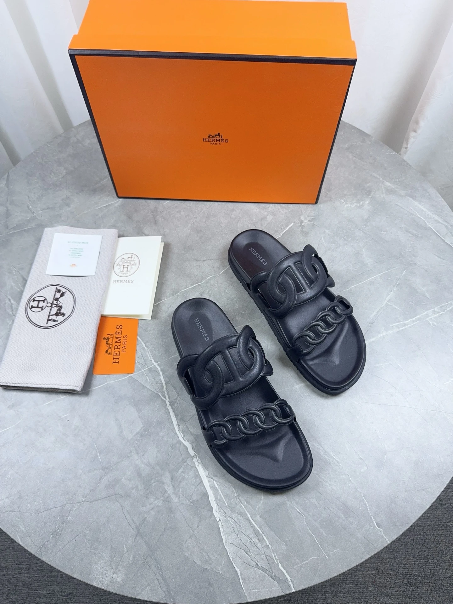 Hermès Slippers — 9badd70d