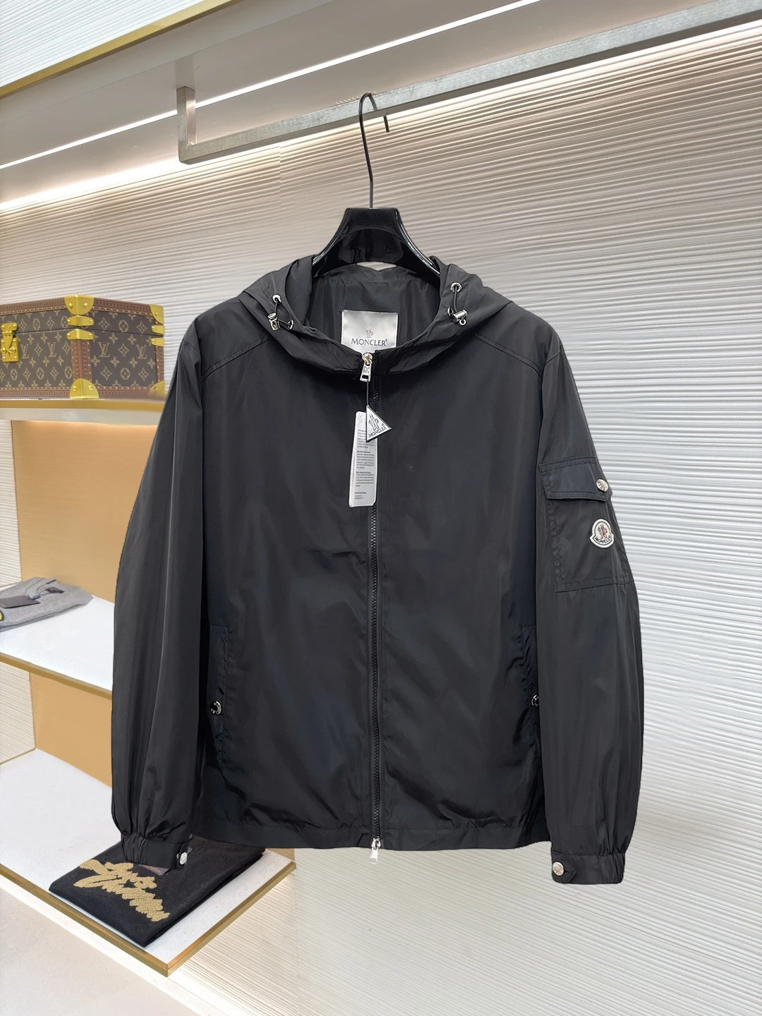 Moncler Jackets — e653d84d