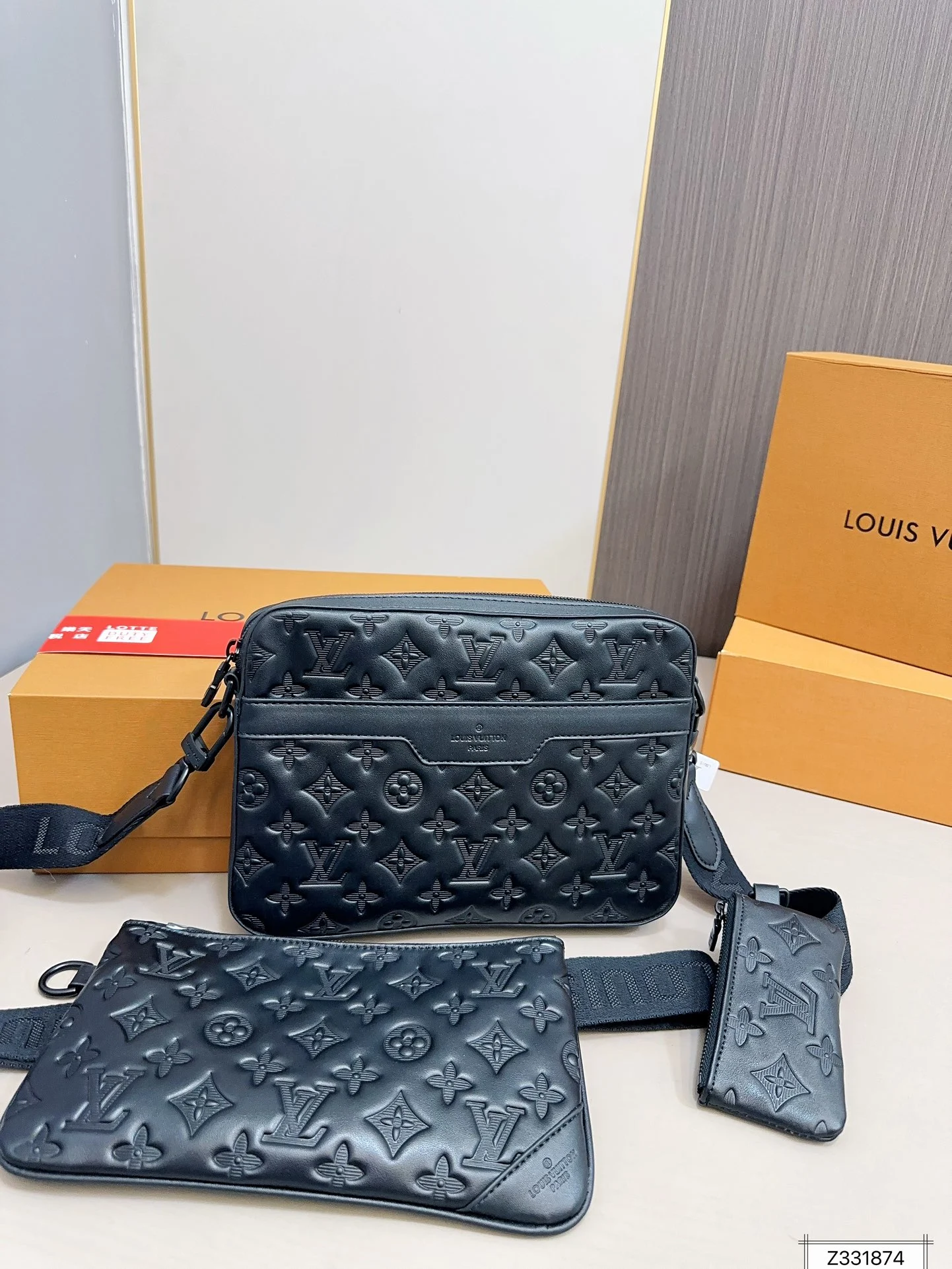 Louis Vuitton Bag — 3b855fd5