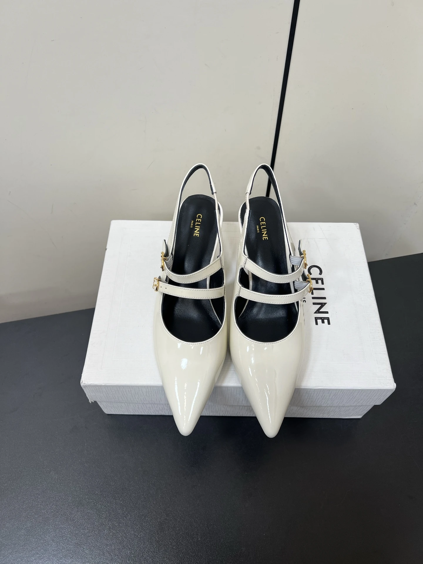 Celine Sandals — a8eb102f