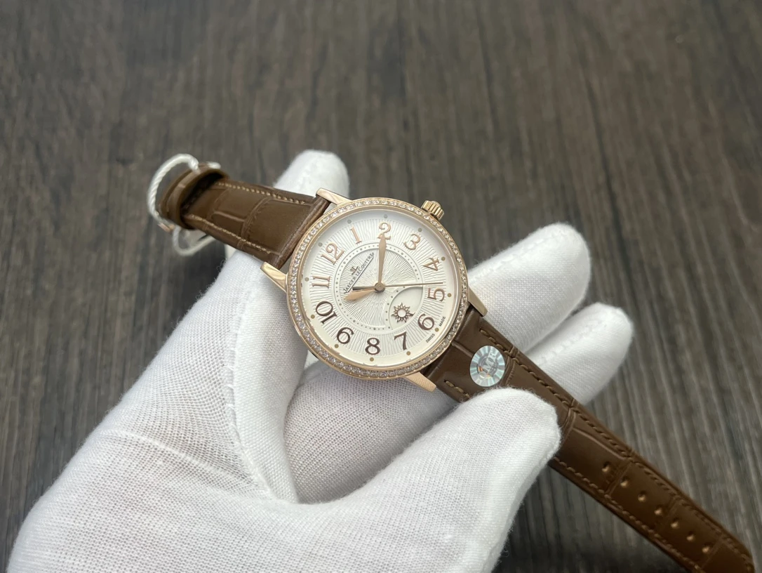 Jaeger-LeCoultre Watch — 5ed70532