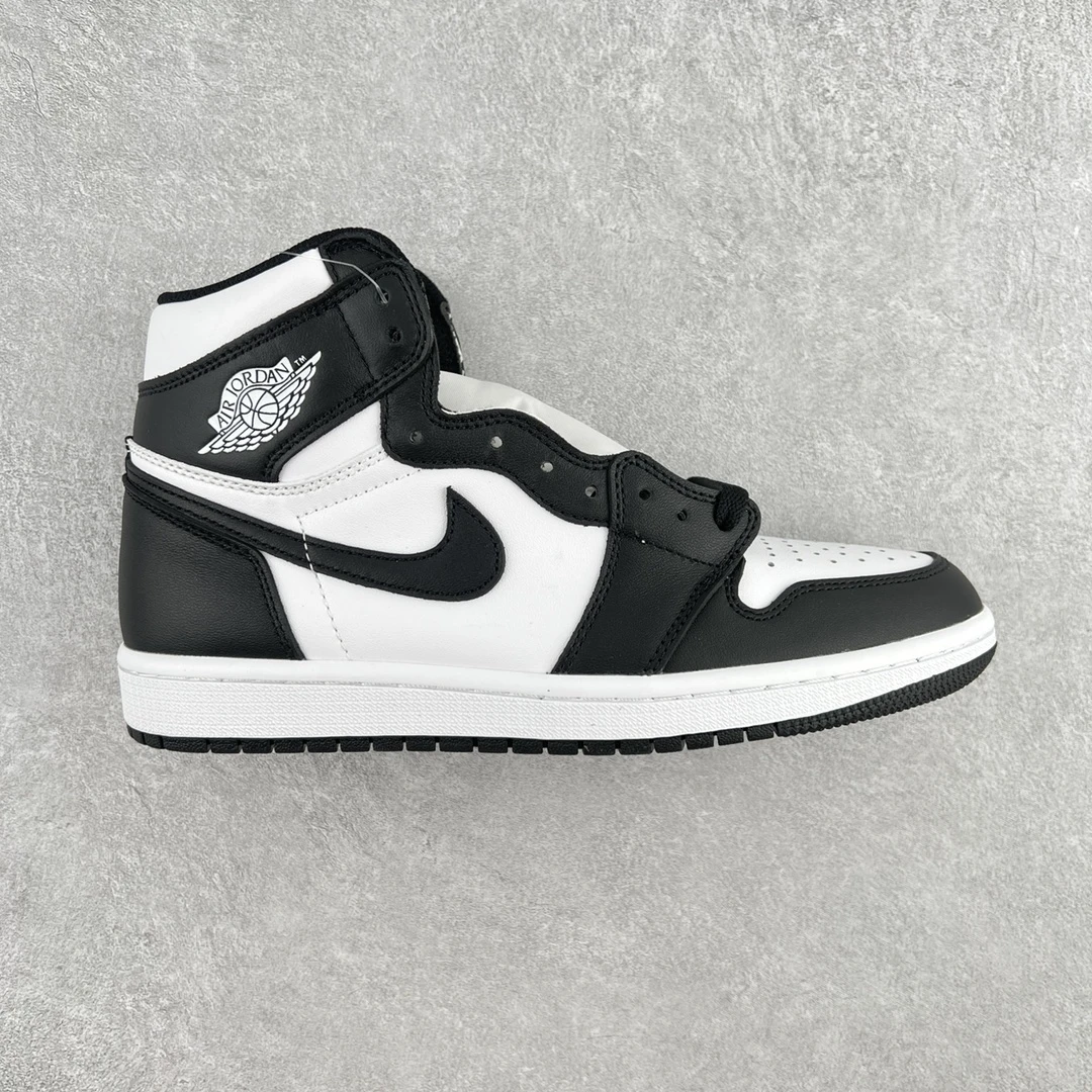 Nike Shoes — b1547663