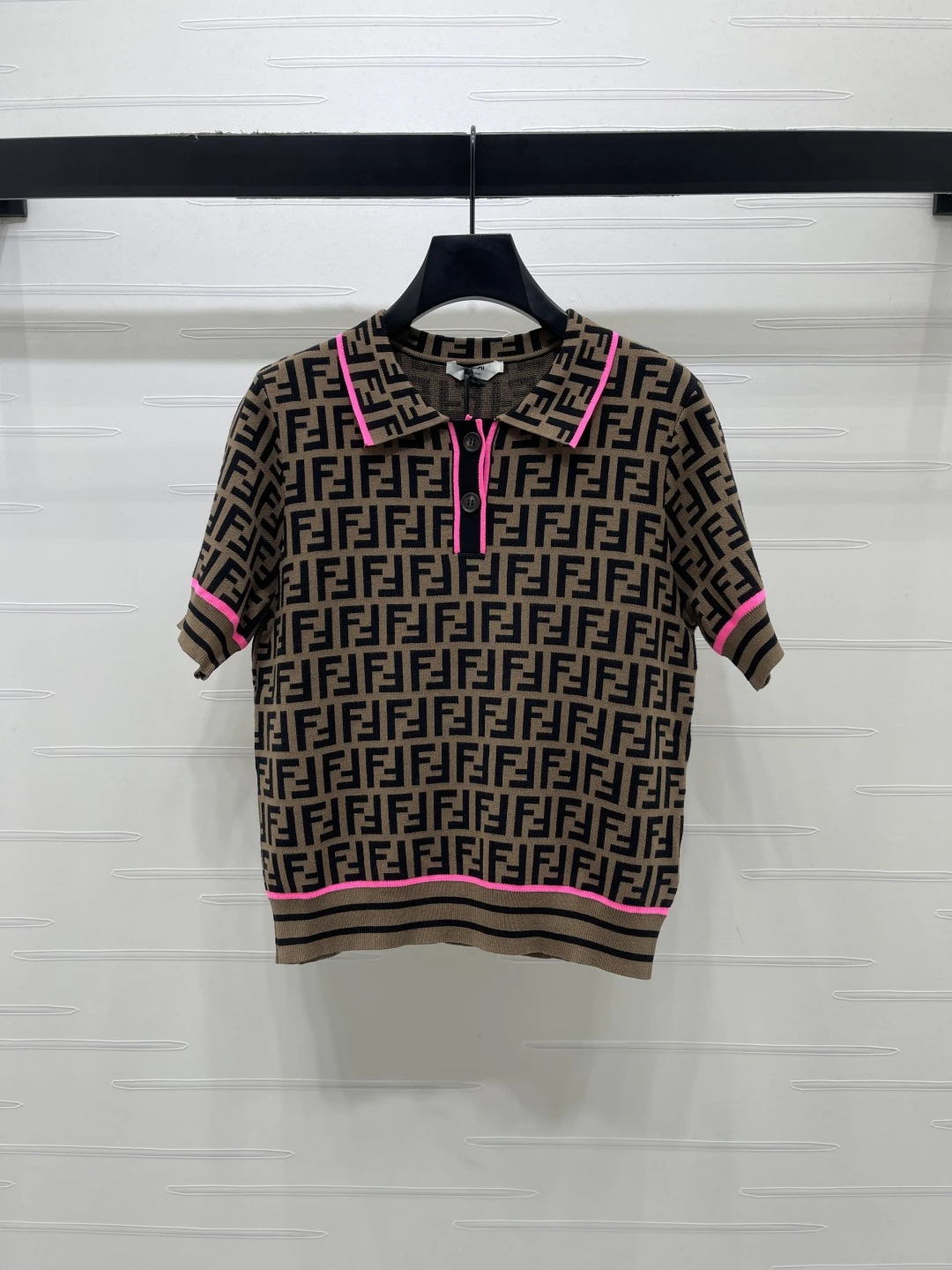 Knitwear — d4c2f1bd