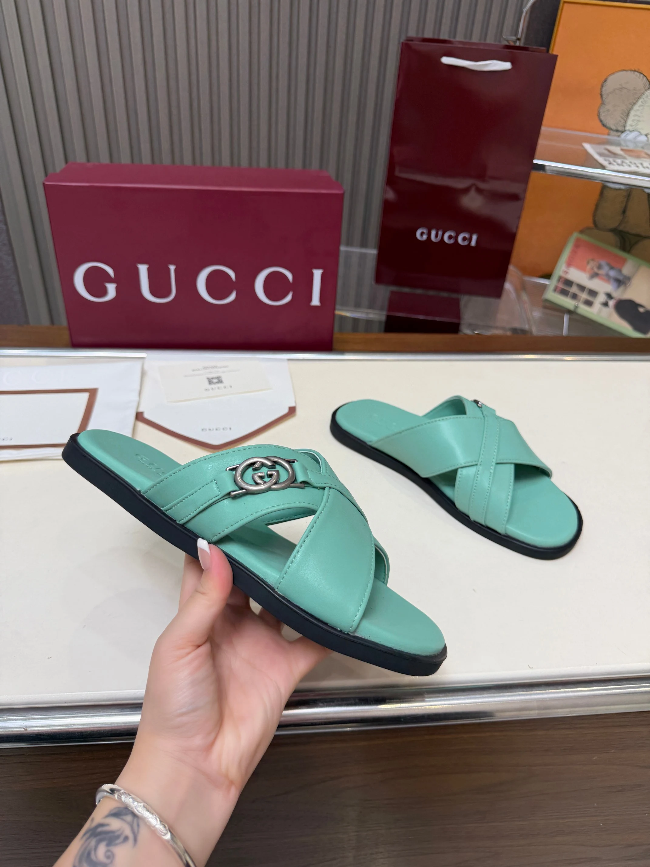 Gucci Slippers — 6a9c3448