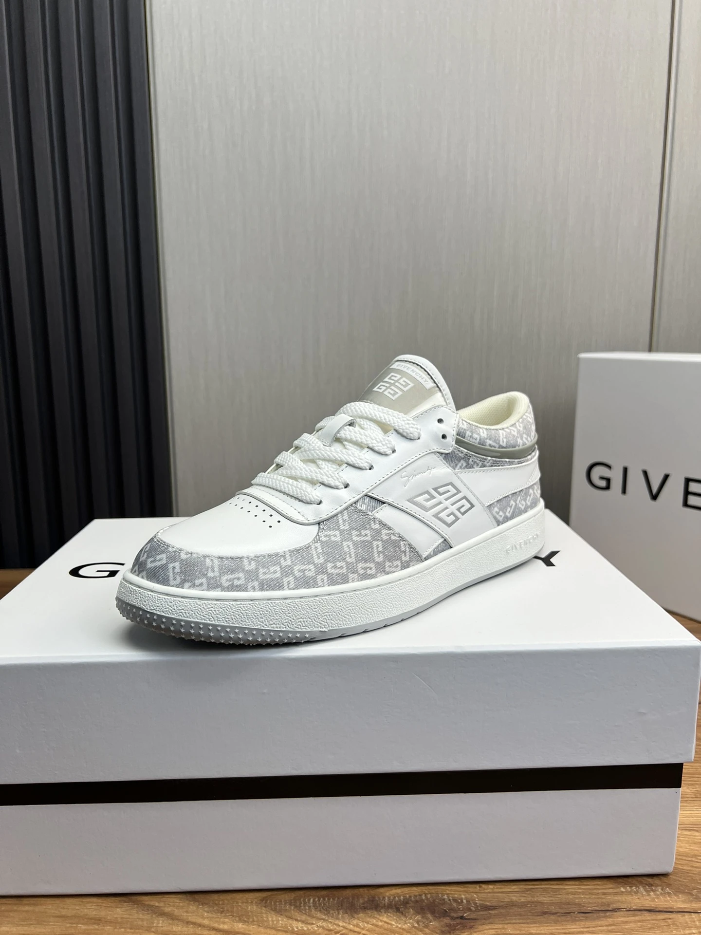 Givenchy Shoes — a5fe037c