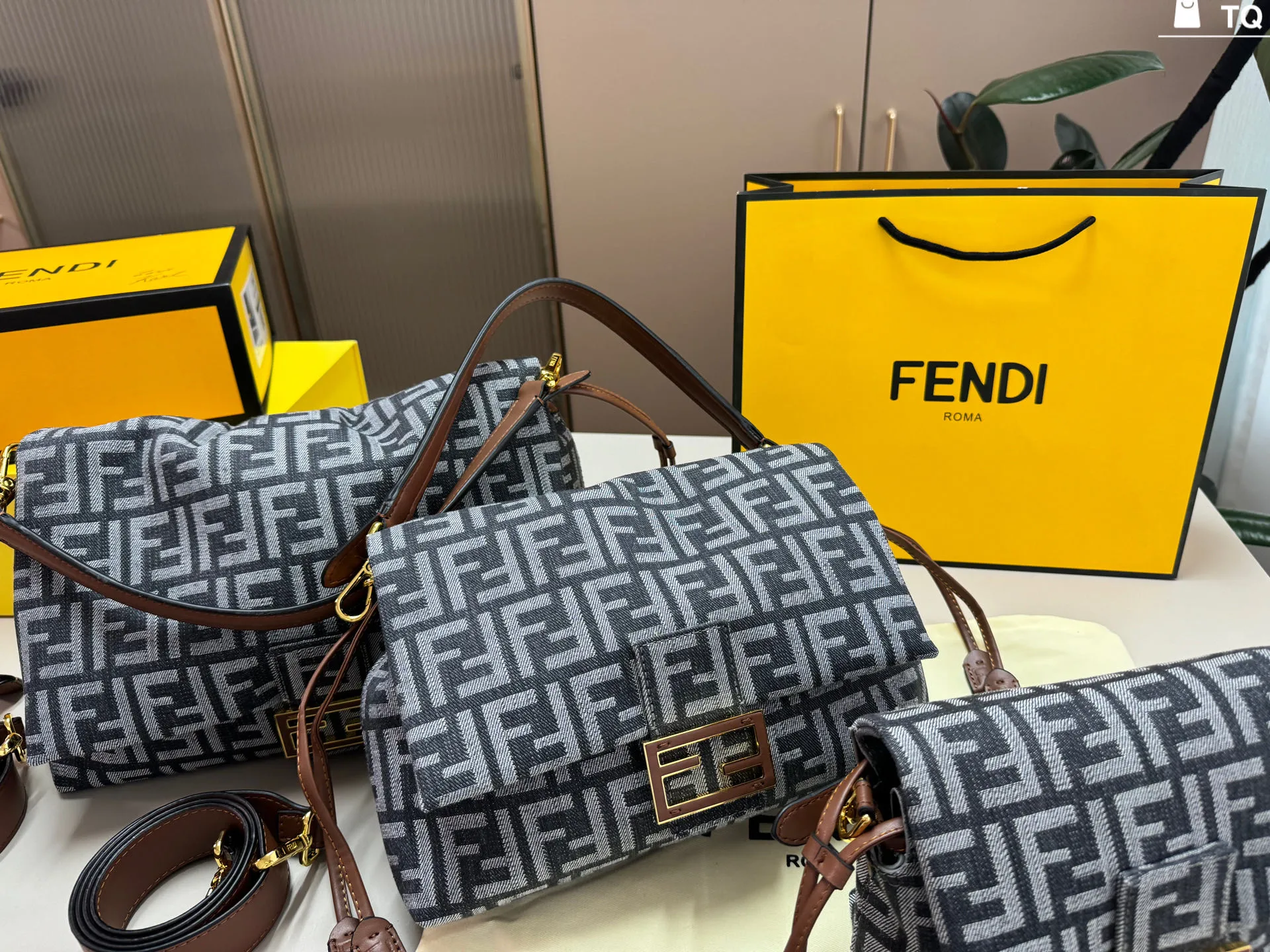 Fendi Bag — a75ab724