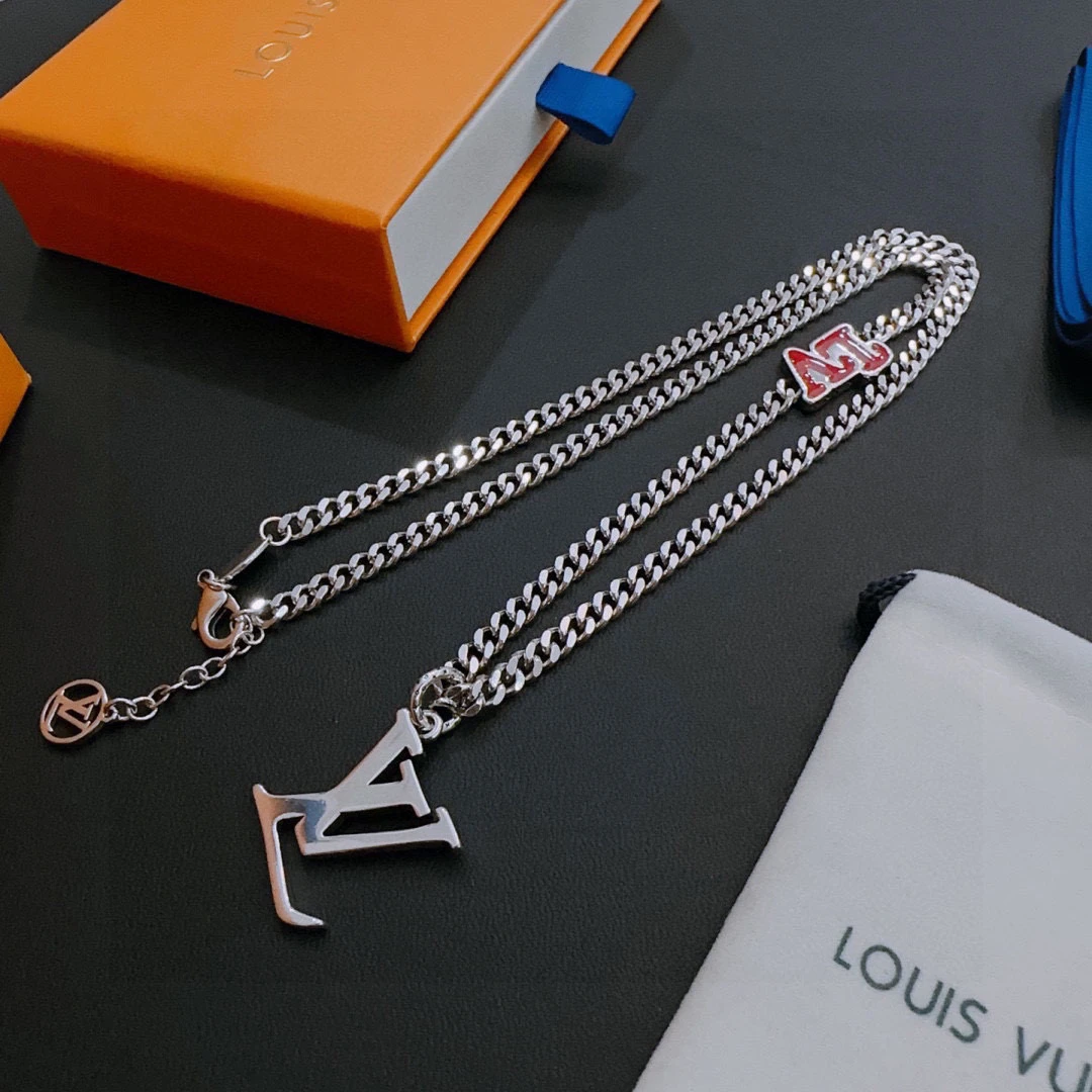 Louis Vuitton Necklaces — c67e322d
