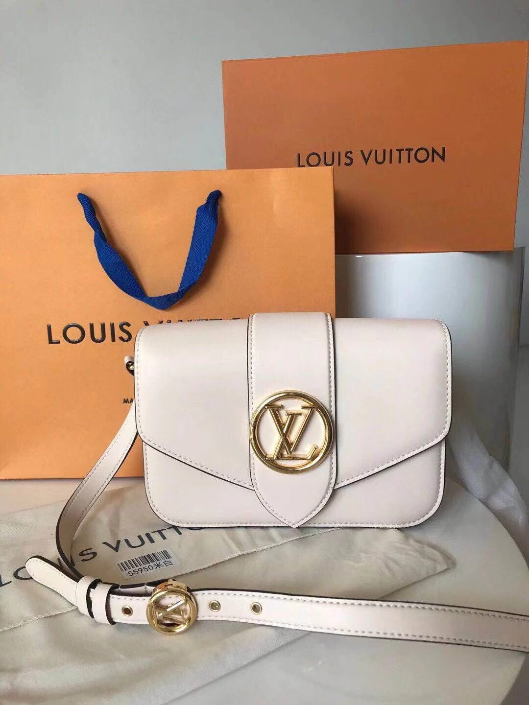 Louis Vuitton Bag — 6132f2b4