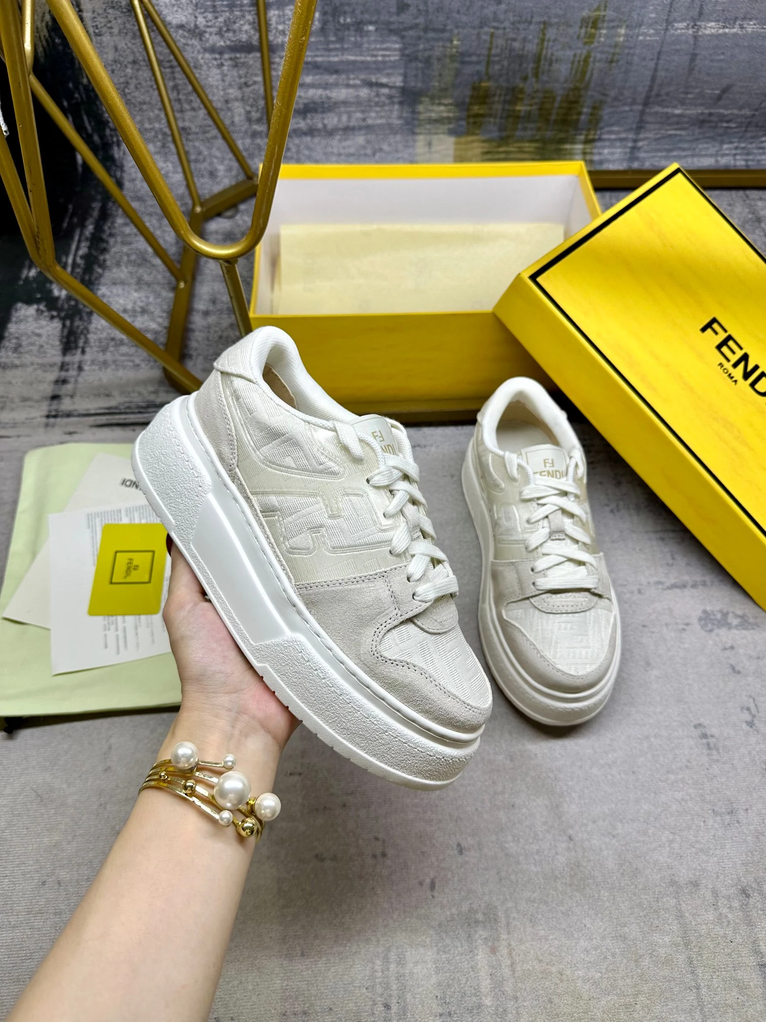 Fendi Sneakers — b3b9c118