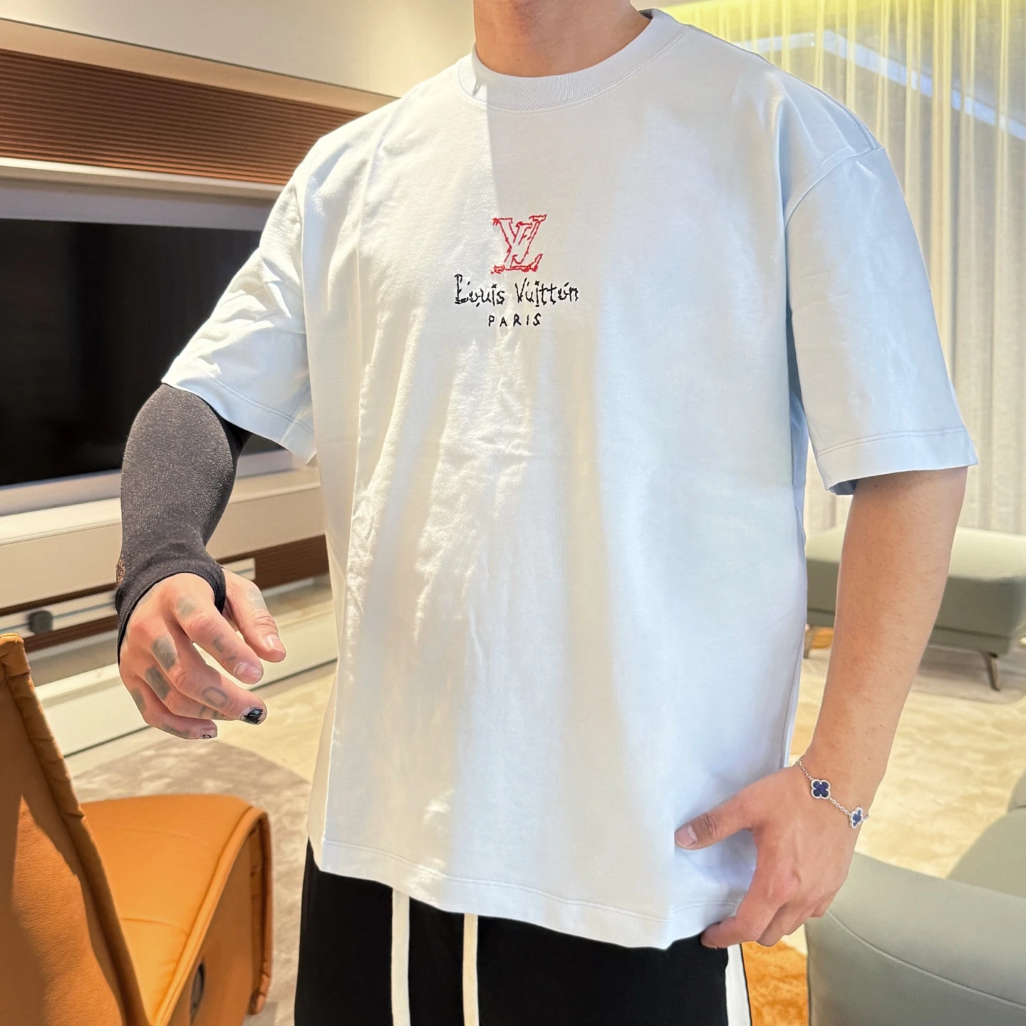 Louis Vuitton T-Shirt — 384e81b3