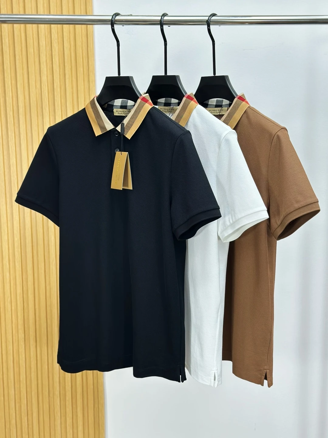 Burberry T-Shirt — 4acc0217