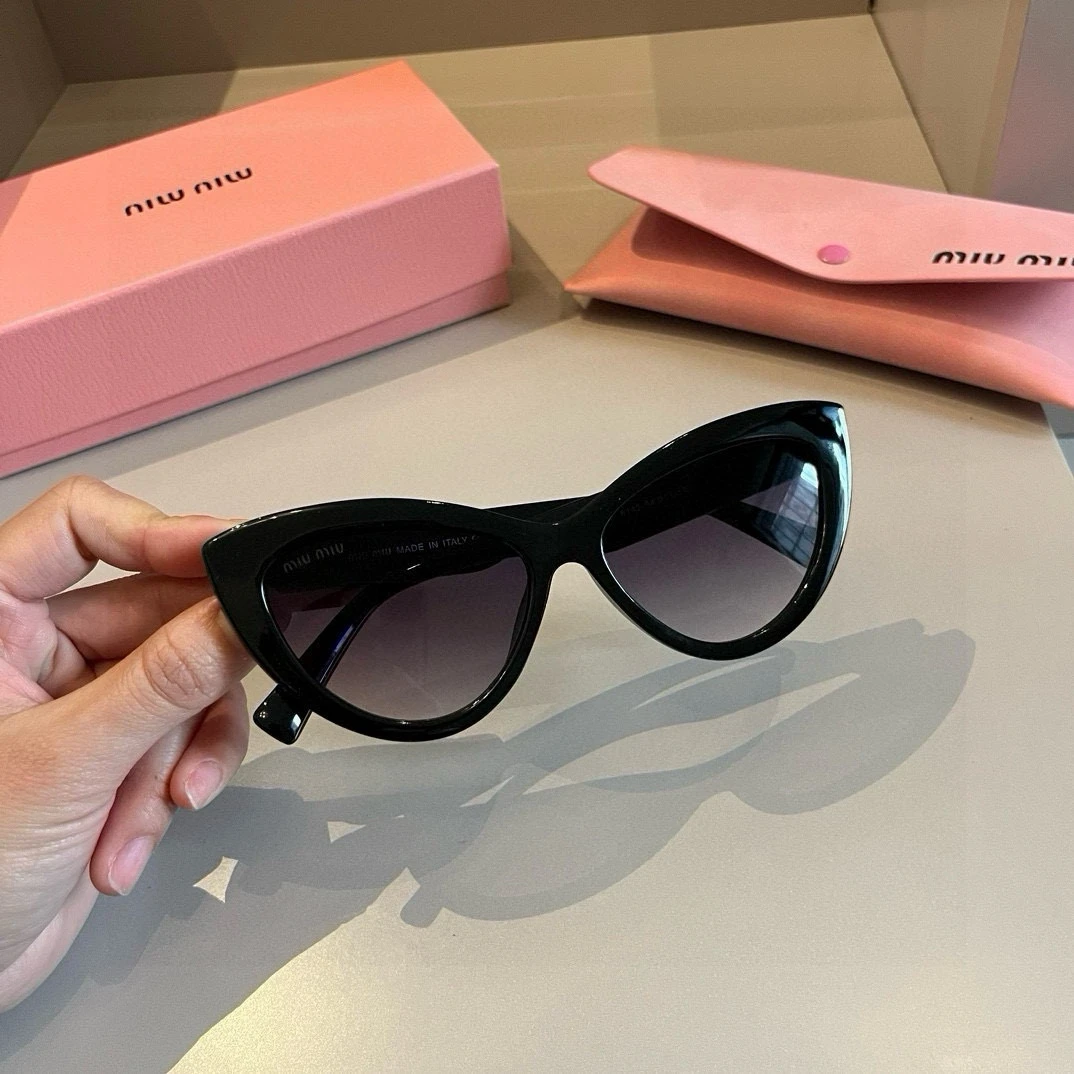 Miu Miu Eyewear — 8beb80bf